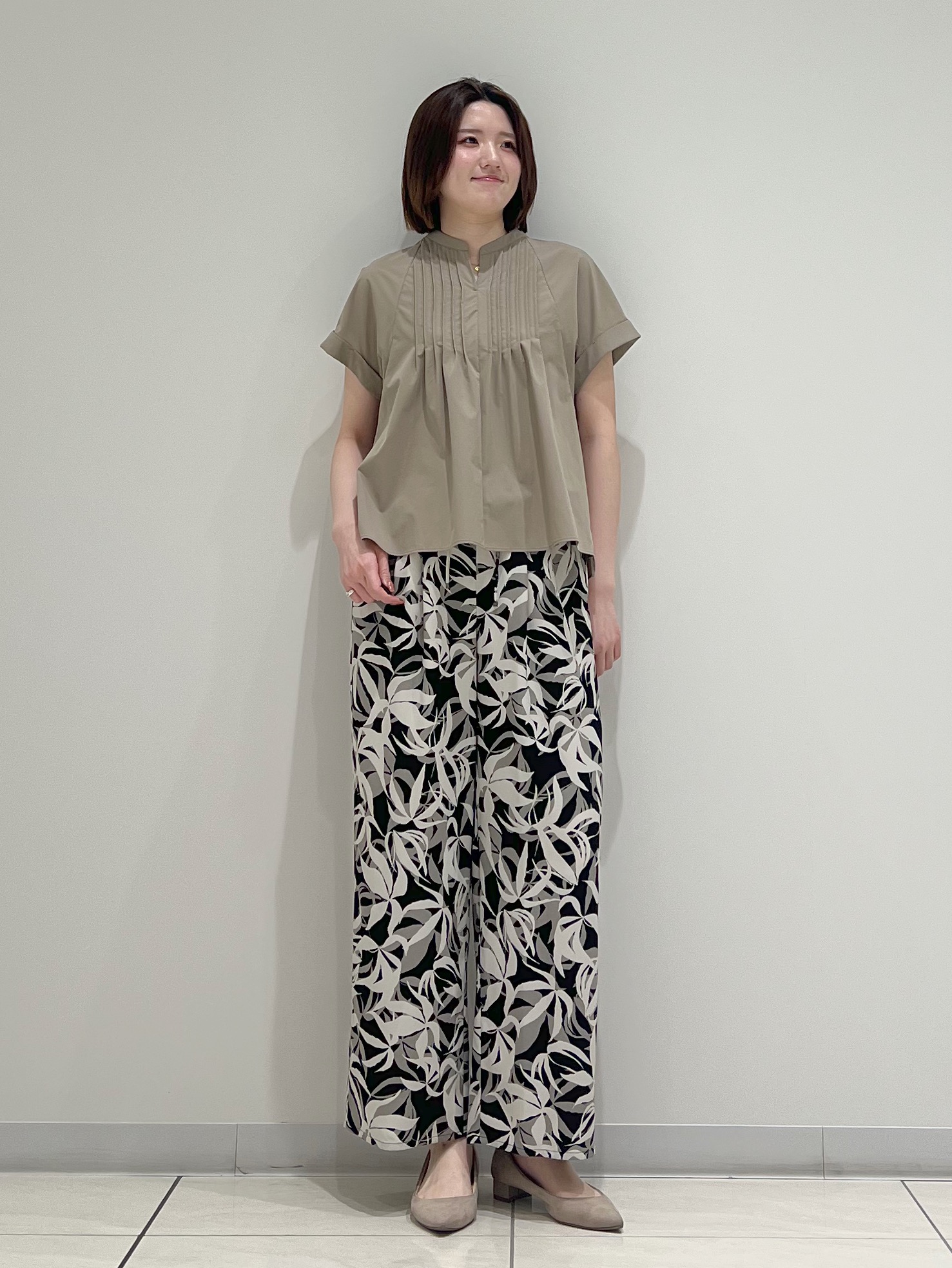 T.Kさんの「INDIVI｜【撥水／UVケア／SETUP可能】軽量タックスキッパーブラウス」を使ったコーディネート