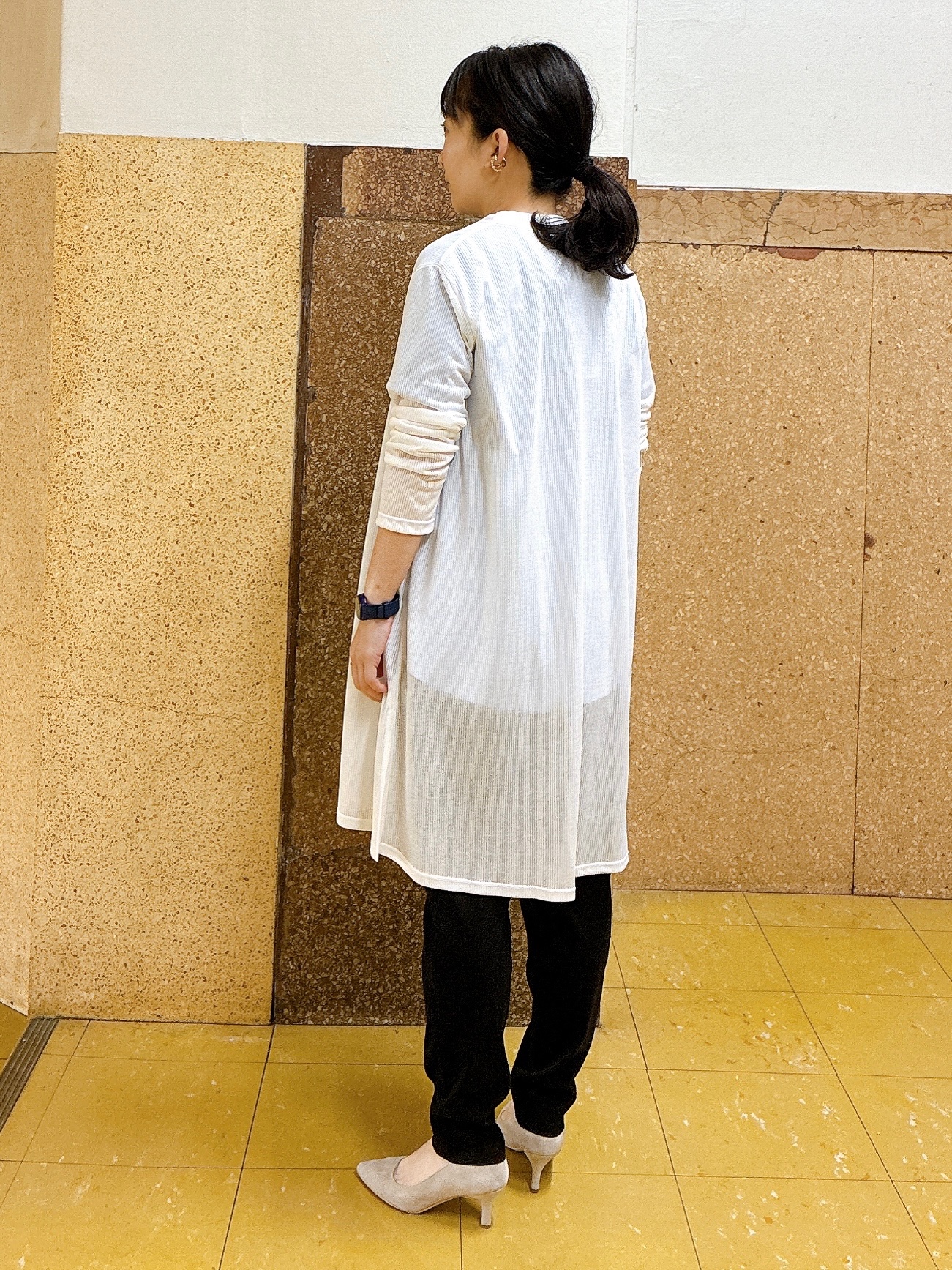 hattoriさんの「INDIVI｜【洗える／アンサンブル可能】シアースストライプカーディガン」を使ったコーディネート