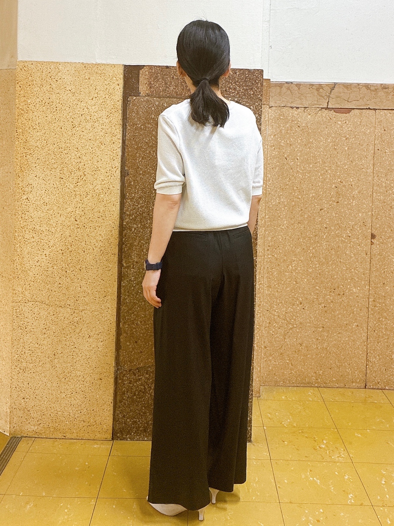hattoriさんの「INDIVI｜【アンサンブル可】ラメ混クルーネックプルオーバー」を使ったコーディネート