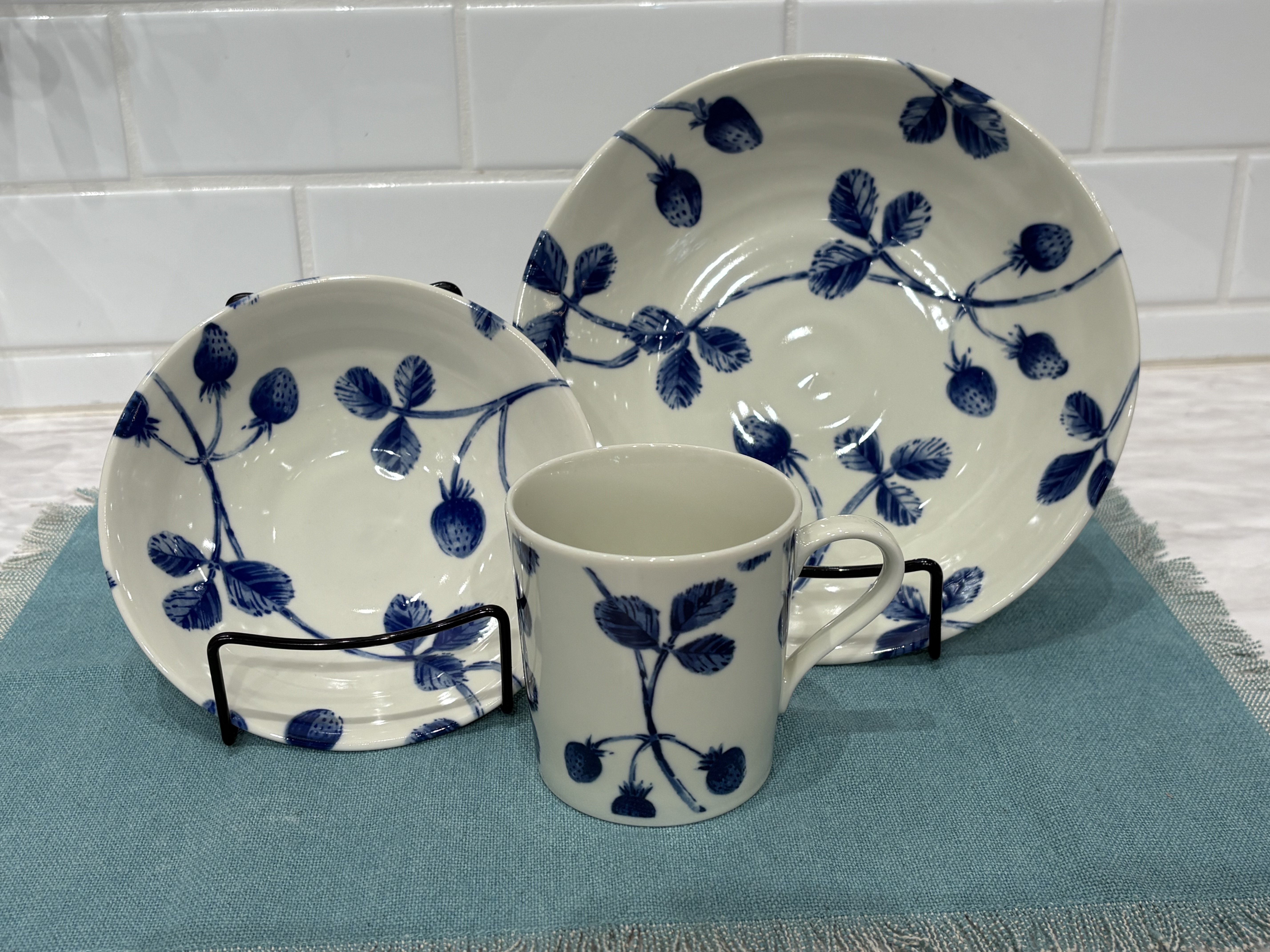 YUKOさんの「212 KITCHEN STORE｜ボタニカル ボウル ストロベリー」を使ったコーディネート