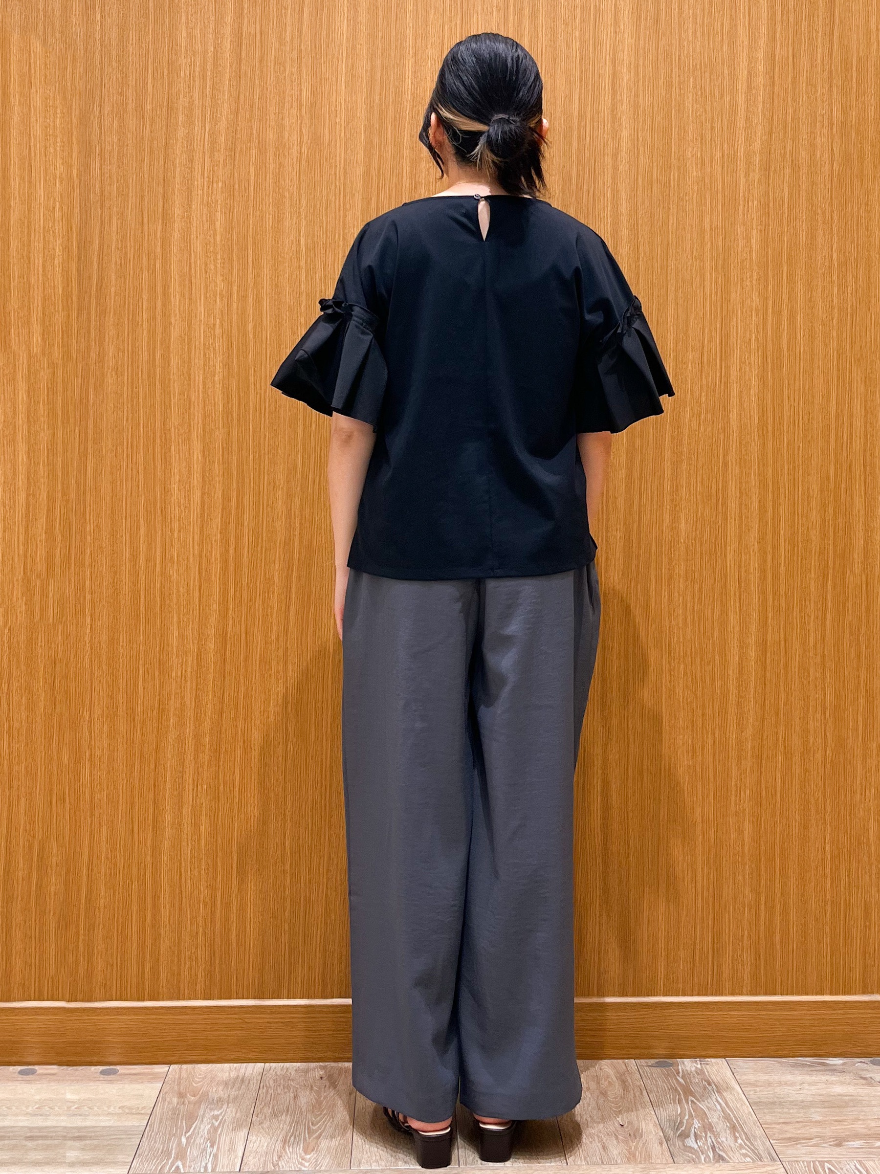 aさんの「OPAQUE.CLIP｜【接触冷感】タックスリーブカットソー《洗濯機OK》」を使ったコーディネート