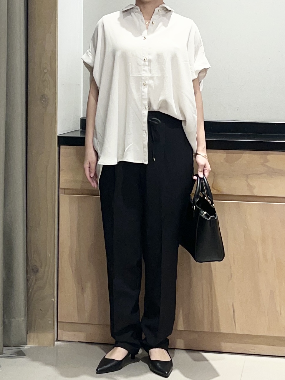 かのさんの「THE SHOP TK｜【ひんやり/防しわ/UV/吸水速乾】襟付き フレンチスリーブシャツ」を使ったコーディネート