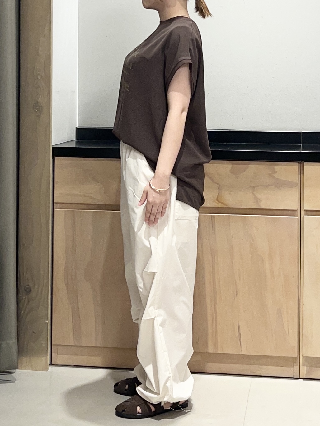 かのさんの「THE SHOP TK｜【ひんやりさらさら】軽やかに着られる プリントTシャツ」を使ったコーディネート