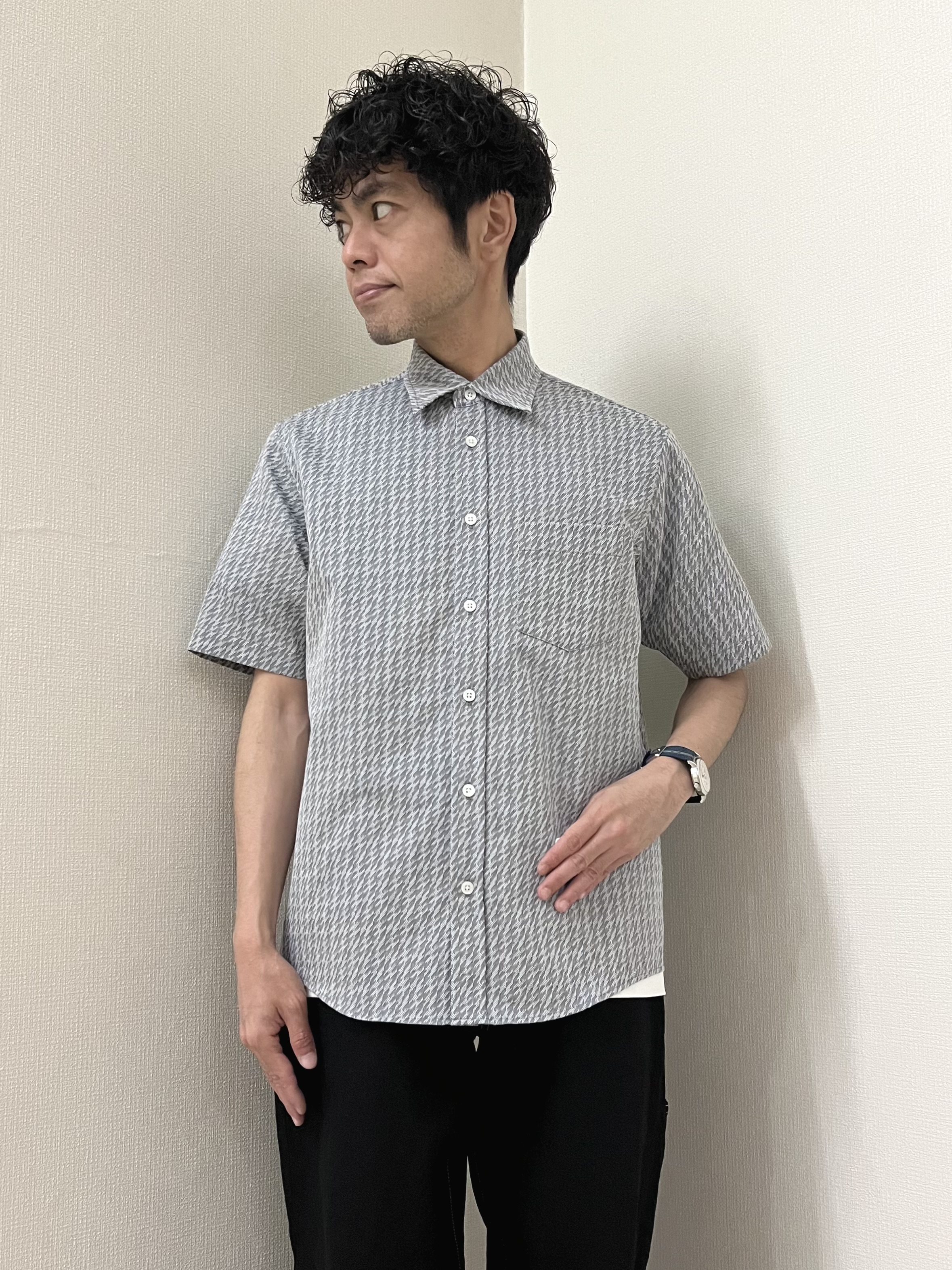 URAさんの「TAKEO KIKUCHI｜播州織り 千鳥 半袖シャツ」を使ったコーディネート
