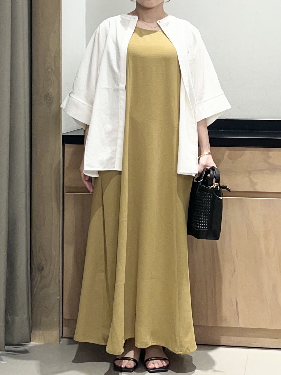 かのさんの「THE SHOP TK｜【高レビュー/体型カバー】さらっと快適 ドルマン5分袖ブラウス」を使ったコーディネート