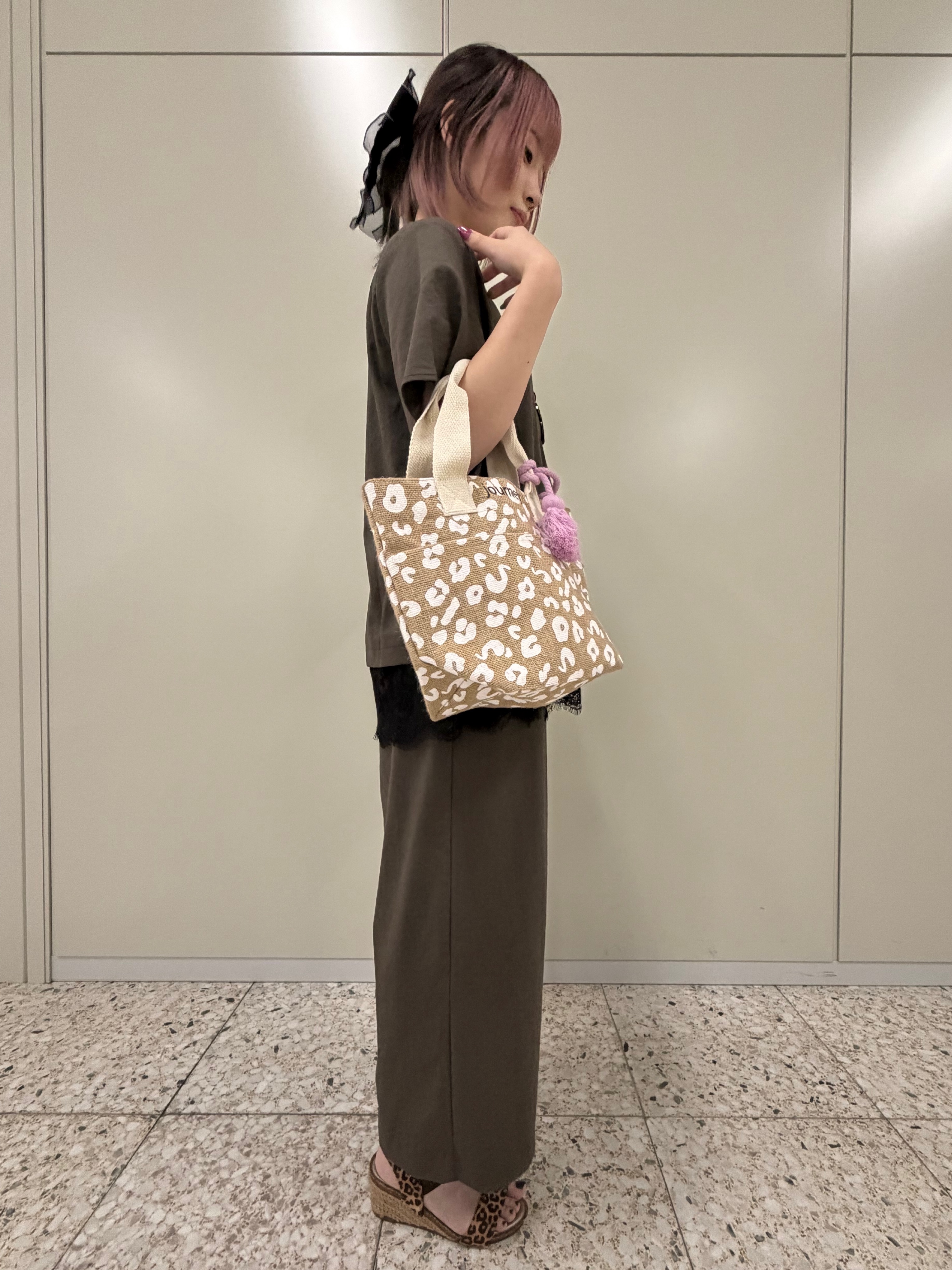 ひよりん⭐️さんの「SHOO･LA･RUE｜【S-LL/洗濯機可】軽凛(かろりん)ひんやり スキッパー裾レースブラウス」を使ったコーディネート