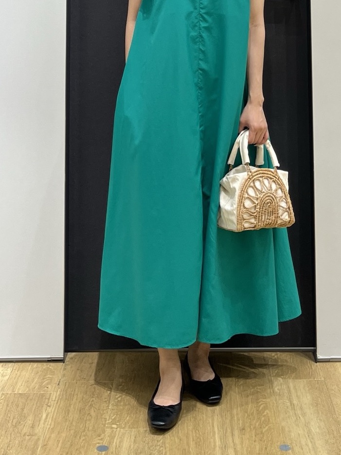 Minaさんの「Dessin｜【撥水】Aラインナイロンワンピース」を使ったコーディネート