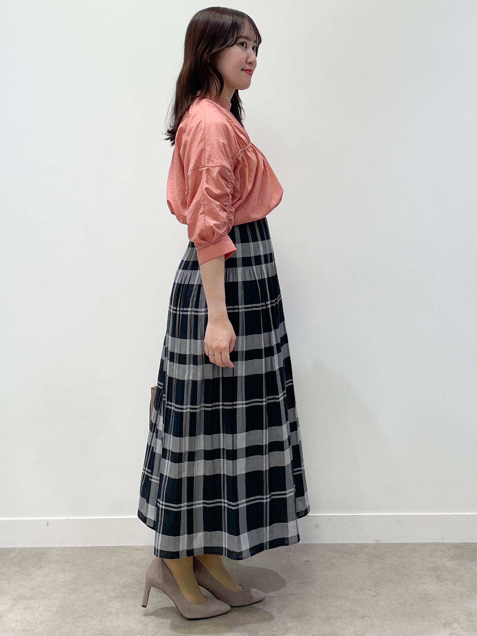 yukariさんの「Reflect｜【手洗い可】プチハイネック ギャザーブラウス」を使ったコーディネート