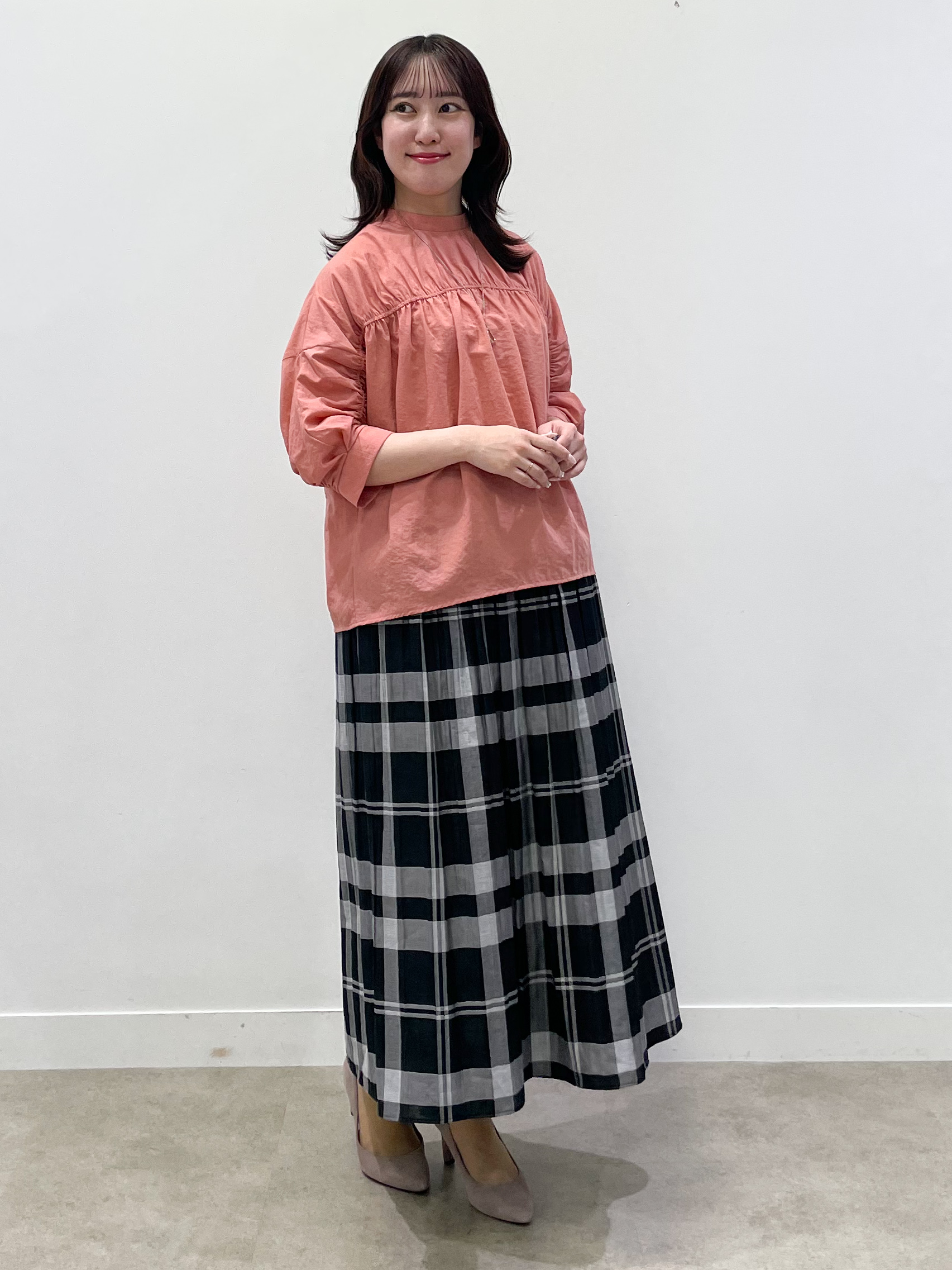 yukariさんの「Reflect｜【手洗い可】プチハイネック ギャザーブラウス」を使ったコーディネート