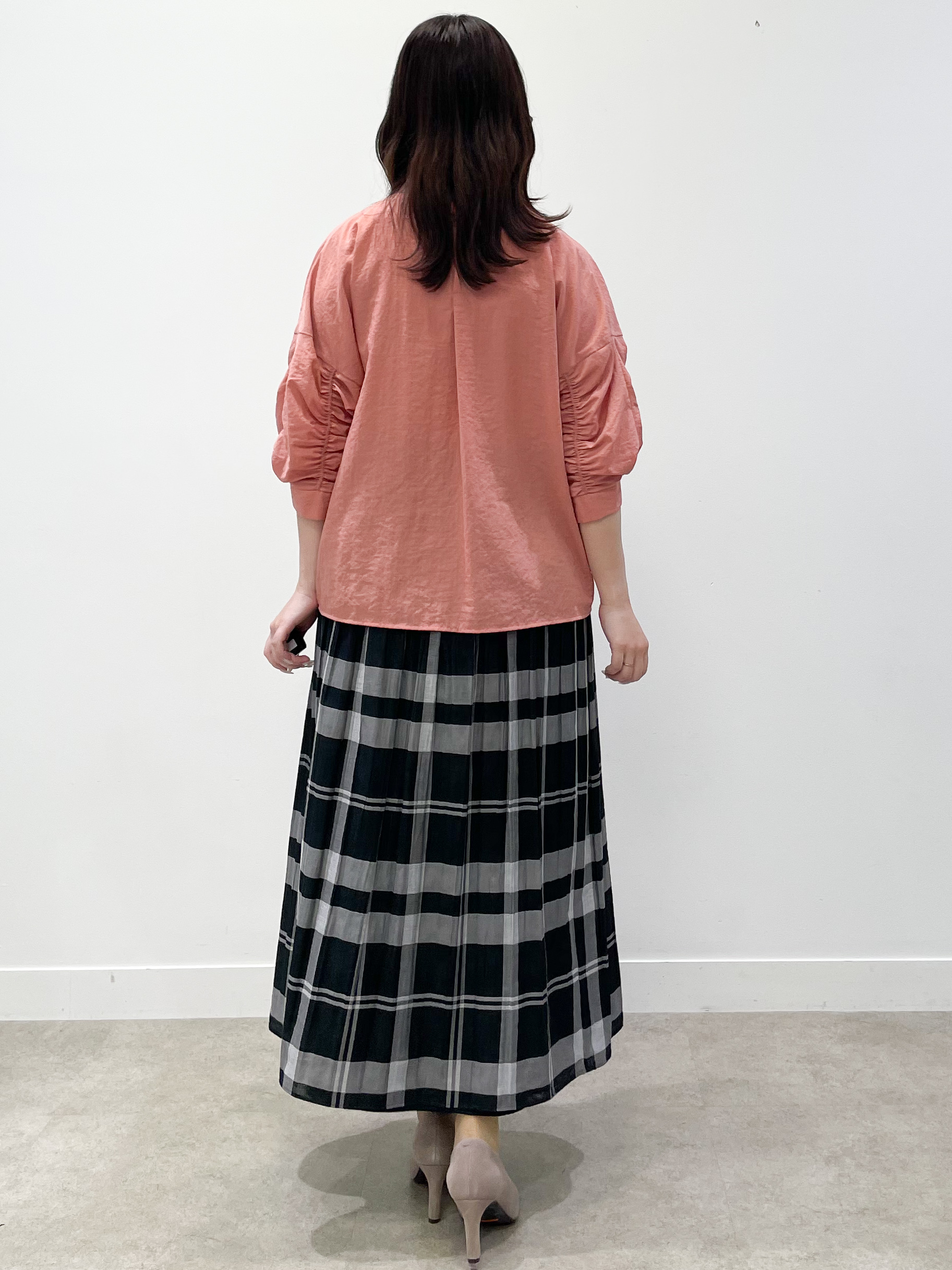 yukariさんの「Reflect｜【手洗い可】プチハイネック ギャザーブラウス」を使ったコーディネート