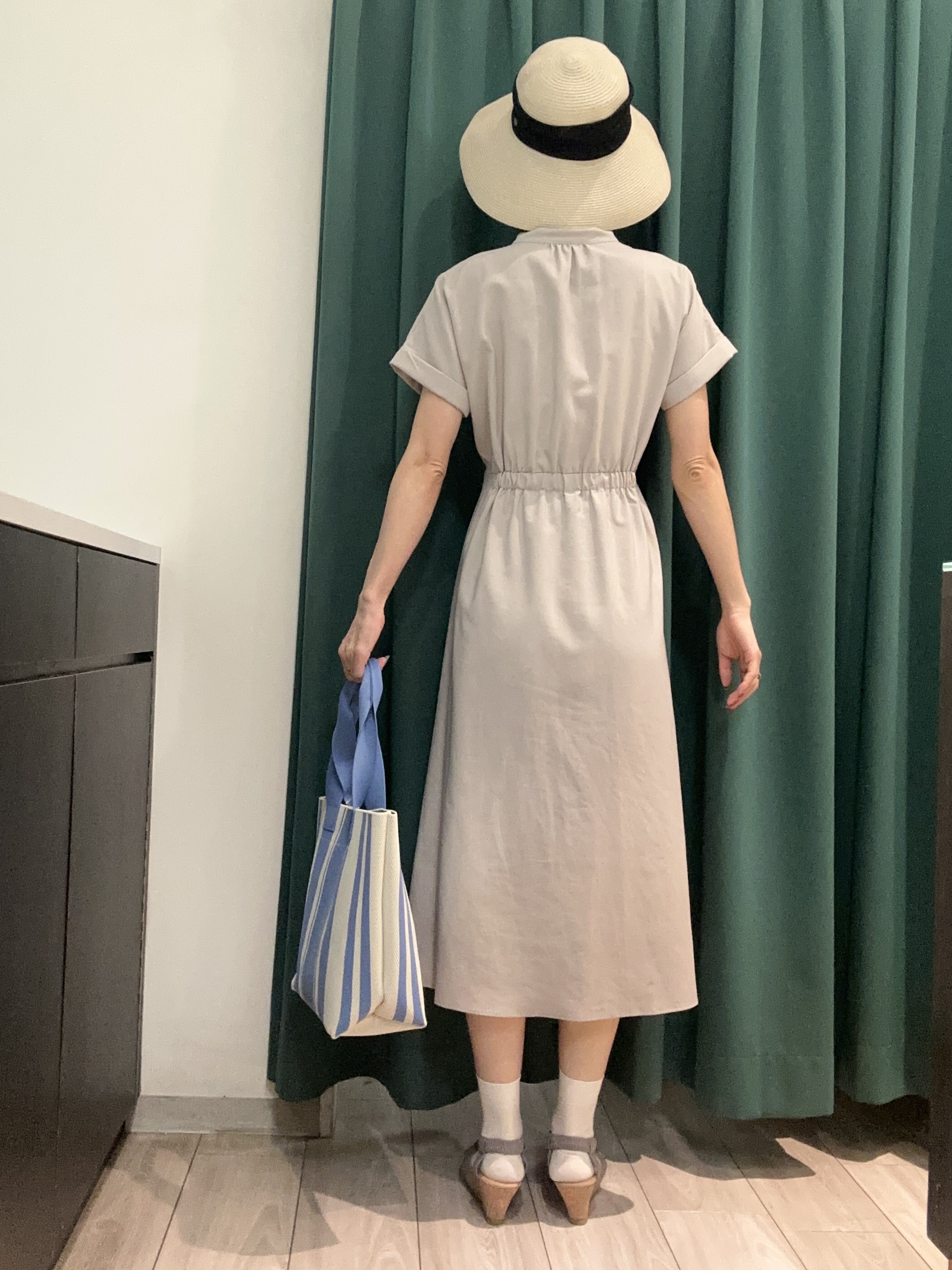 えまんさんの「SHOO･LA･RUE｜【洗濯機可／洗濯後しわになりにくい】ウエストタックフレンチワンピース」を使ったコーディネート