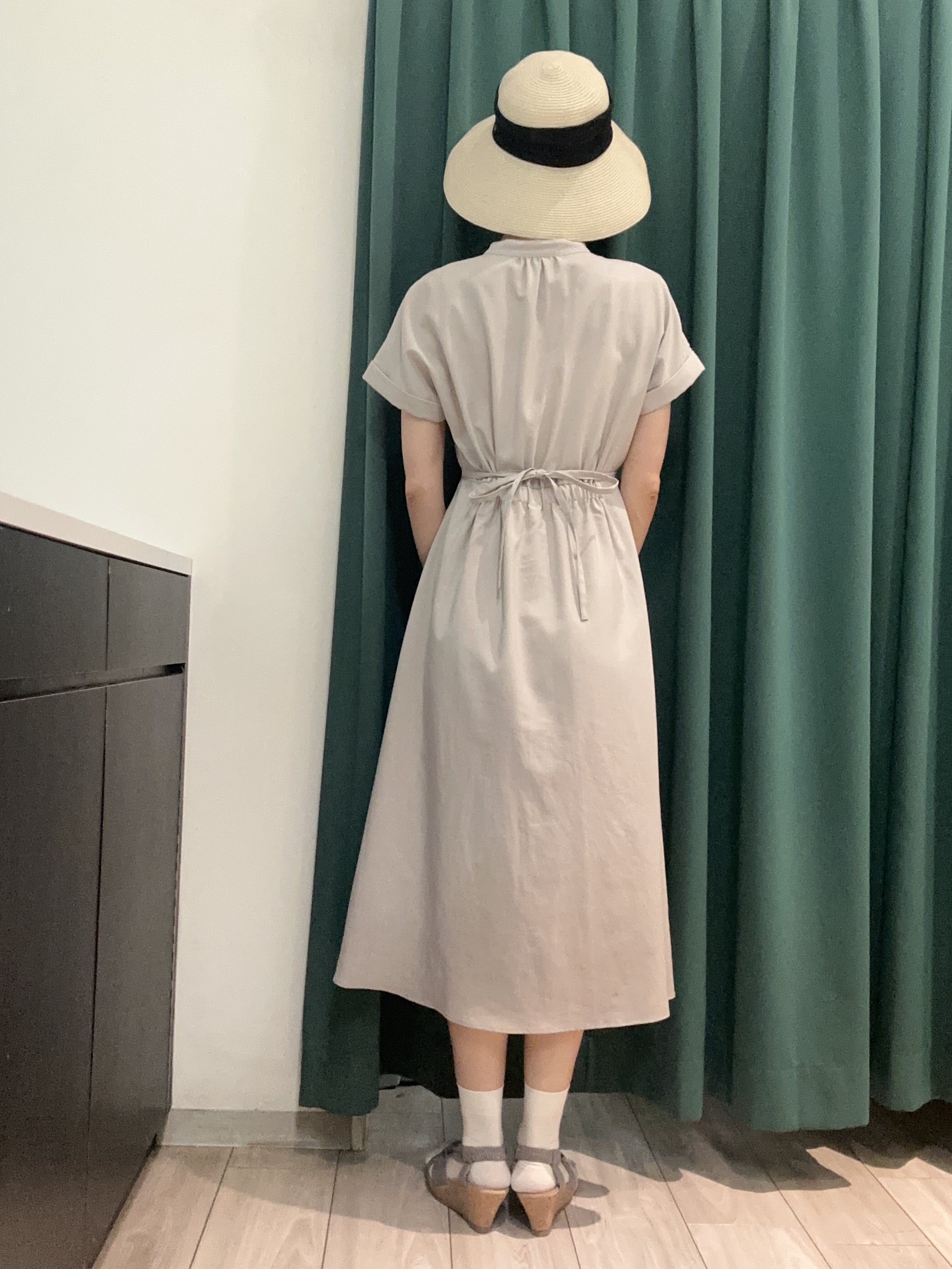 えまんさんの「SHOO･LA･RUE｜【洗濯機可／洗濯後しわになりにくい】ウエストタックフレンチワンピース」を使ったコーディネート