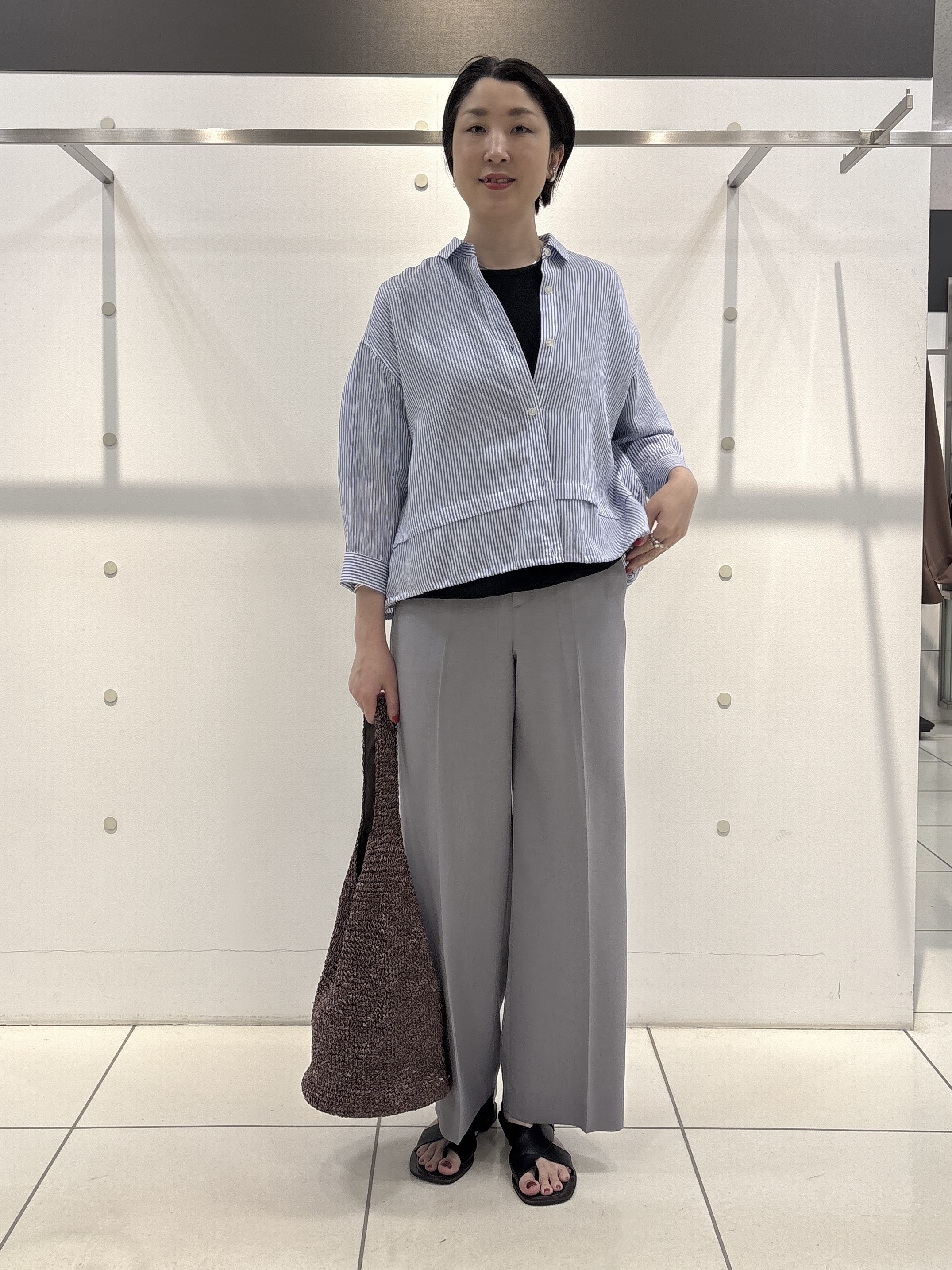 yuriさんの「INDIVI｜【洗える／UVケア／SETUP可能】ウール調ワイドパンツ」を使ったコーディネート