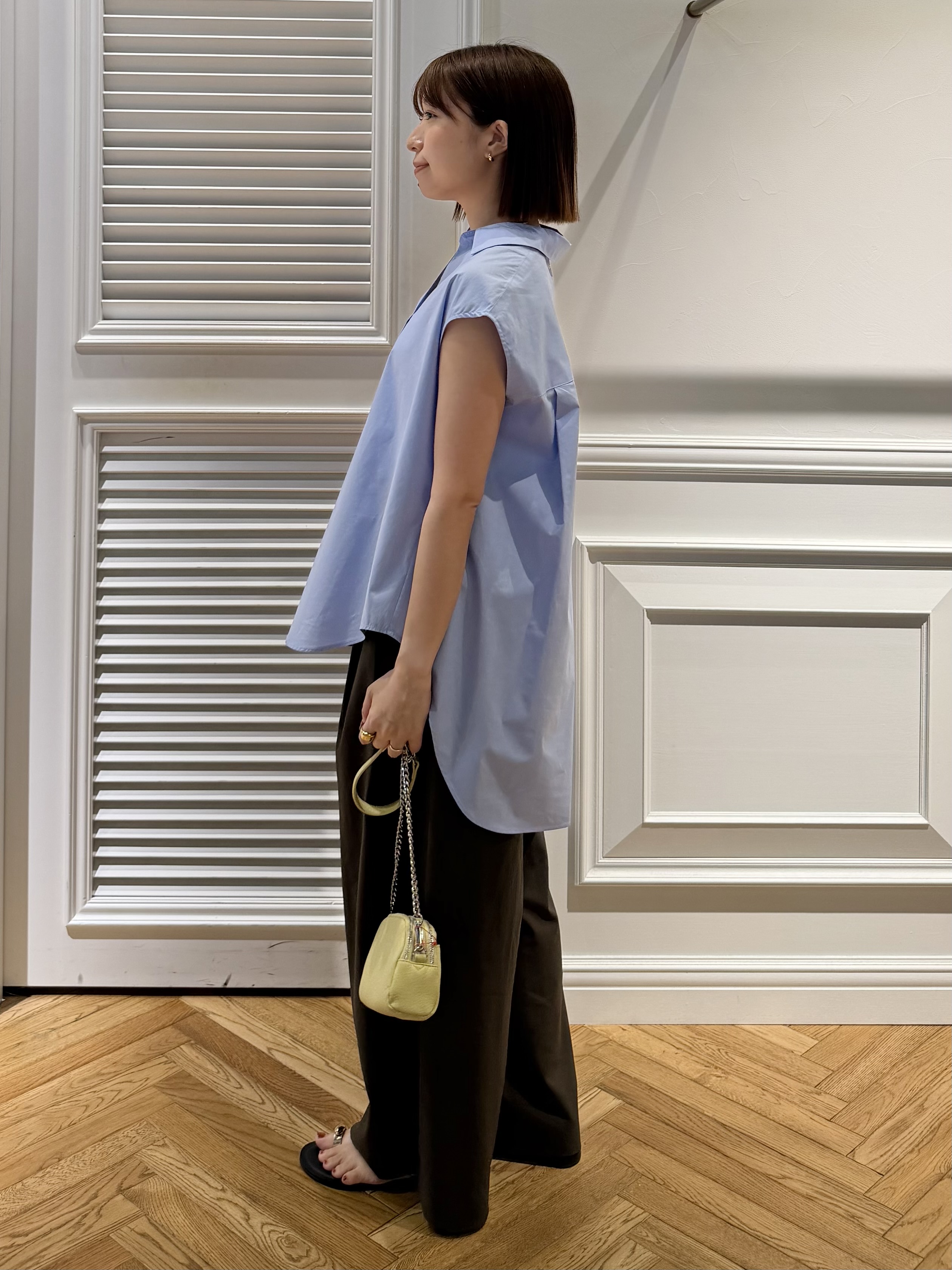 つじ まこさんの「DRESSTERIOR｜フレンチスリーブ スキッパーブラウス」を使ったコーディネート