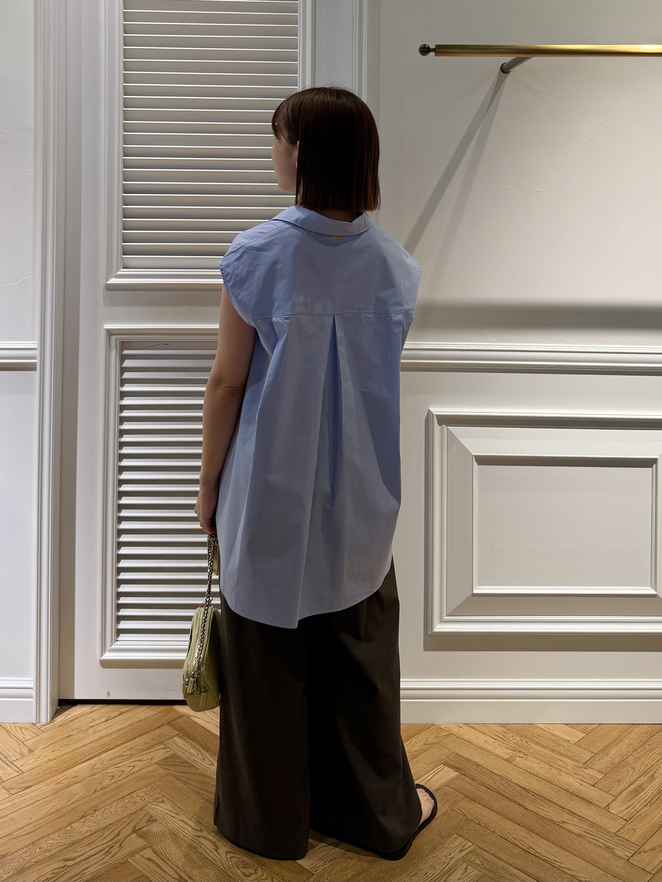 つじ まこさんの「DRESSTERIOR｜フレンチスリーブ スキッパーブラウス」を使ったコーディネート