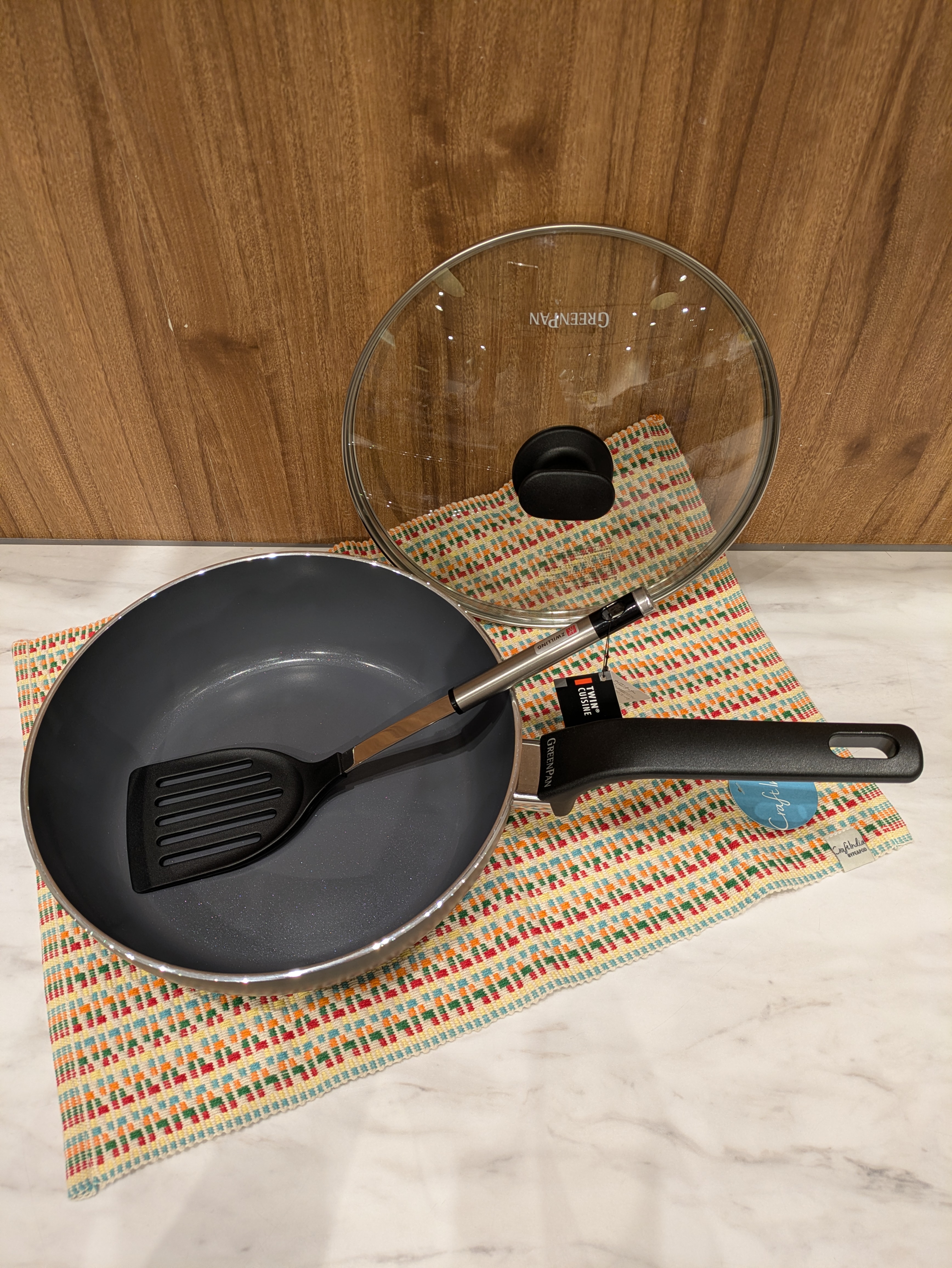 しょこさんの「212 KITCHEN STORE｜エッセンス フライパン 24cm 深型 ガラス蓋付き  ＜GreenPan  グリーンパン＞」を使ったコーディネート