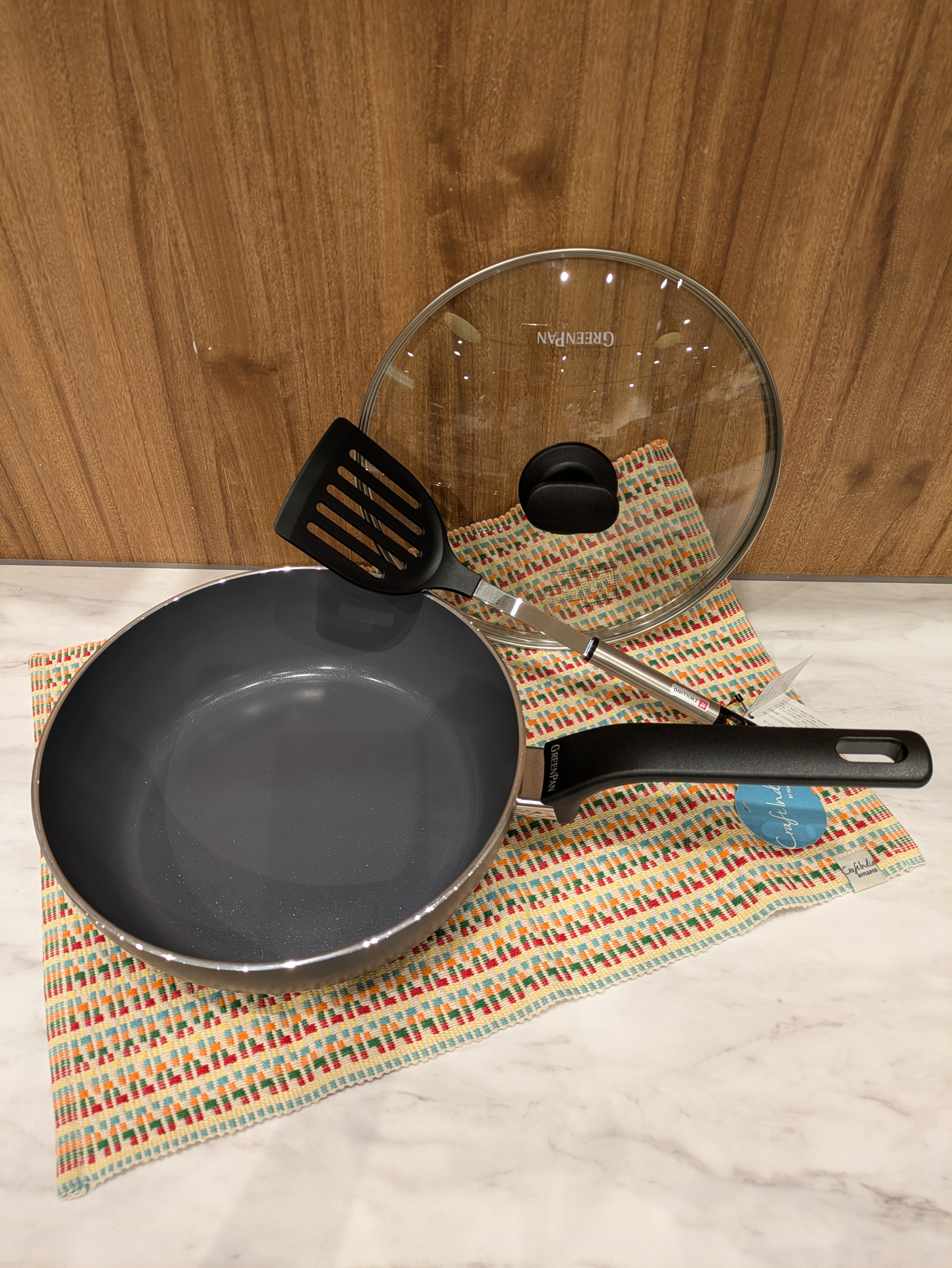 しょこさんの「212 KITCHEN STORE｜エッセンス フライパン 24cm 深型 ガラス蓋付き  ＜GreenPan  グリーンパン＞」を使ったコーディネート