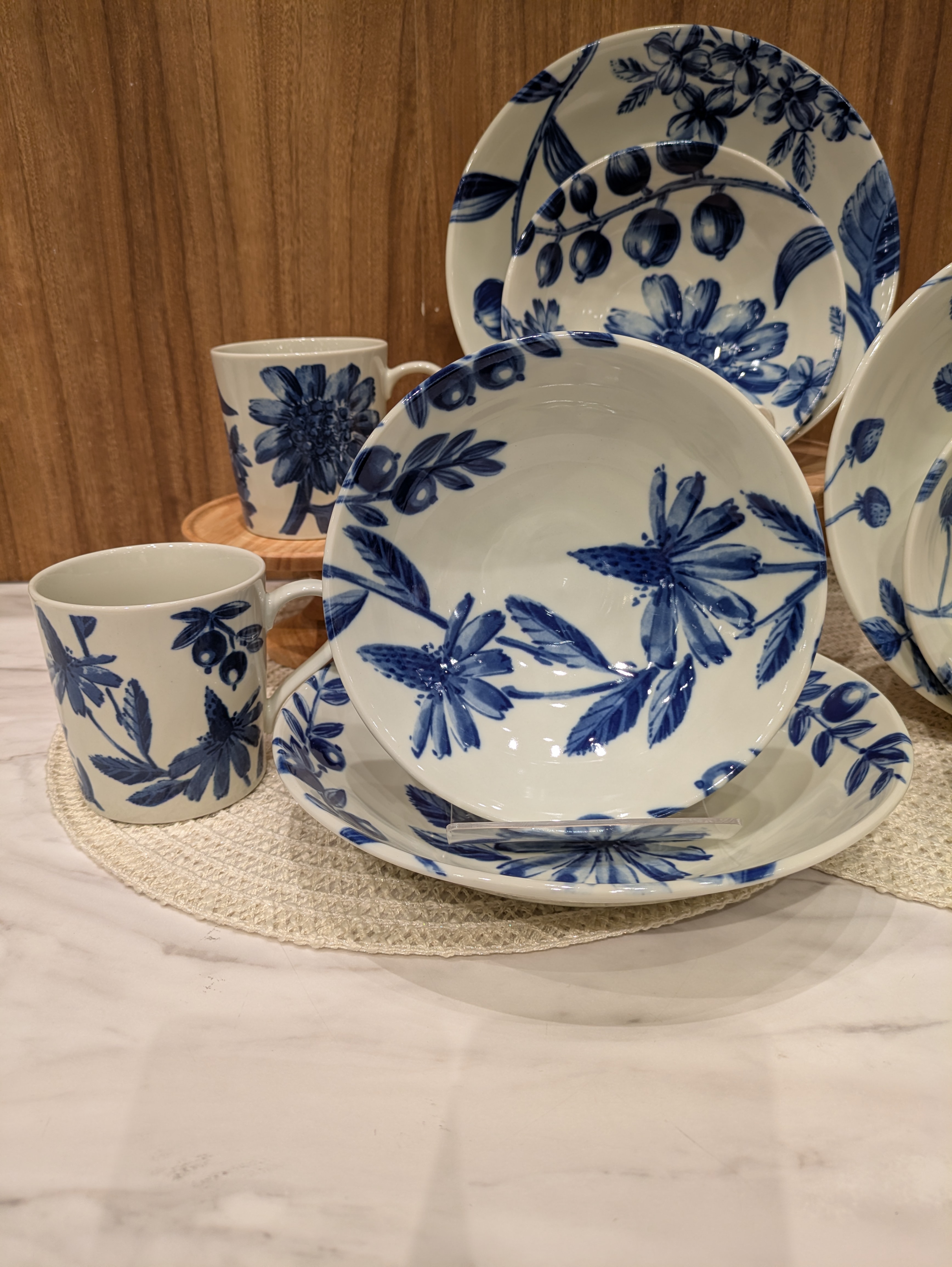 しょこさんの「212 KITCHEN STORE｜ボタニカル マグ ストロベリー」を使ったコーディネート
