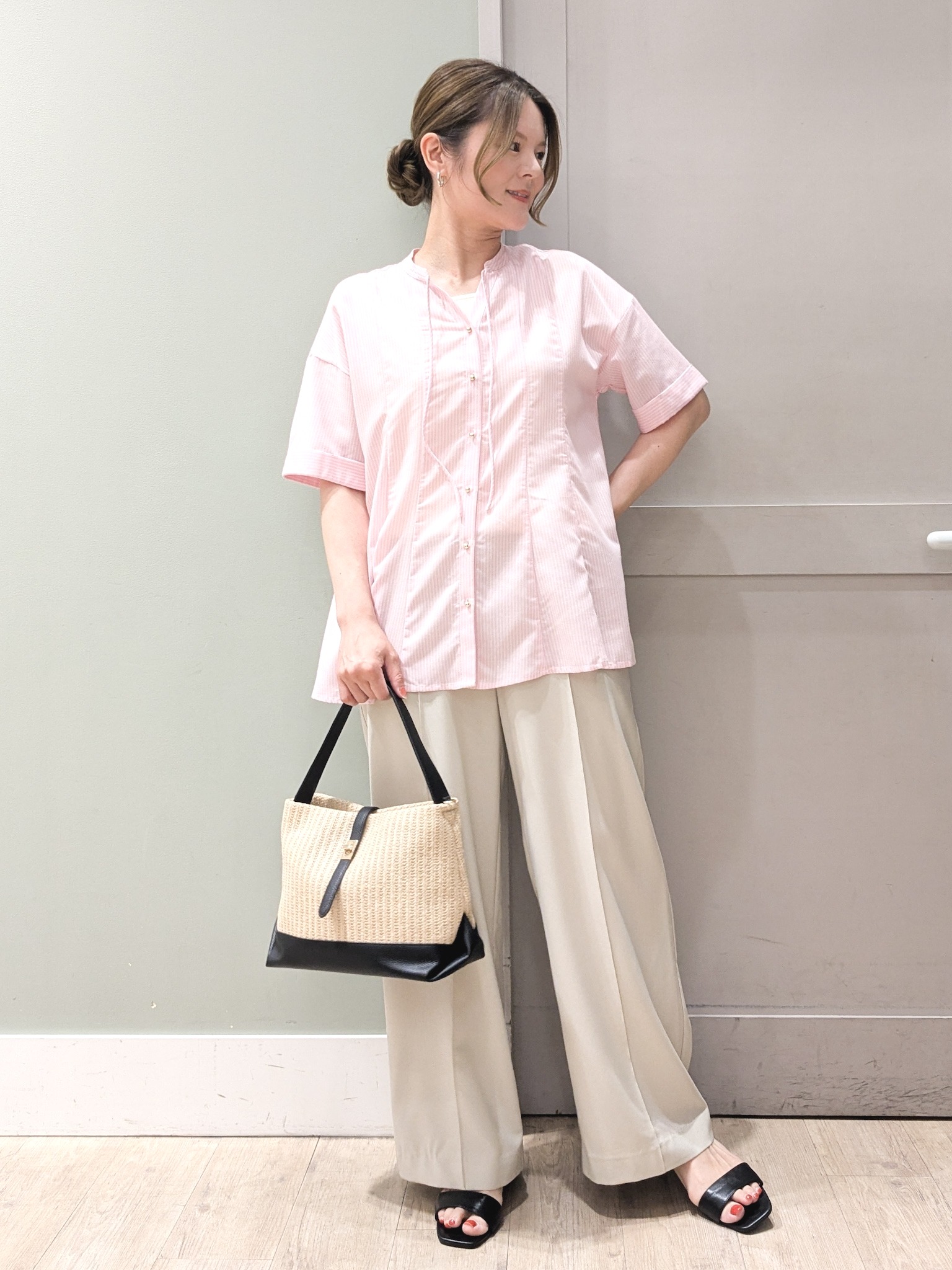 kuwawaさんの「grove｜【洗濯機OK・ひんやり】さらっと軽やか、夏のフレアシャツ」を使ったコーディネート