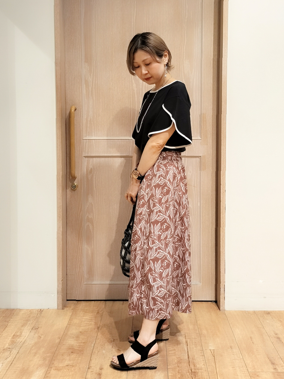 YUKIさんの「SHOO･LA･RUE｜【ひんやり/洗濯機可/S-LL】配色パイピング フレアスリーブトップス」を使ったコーディネート