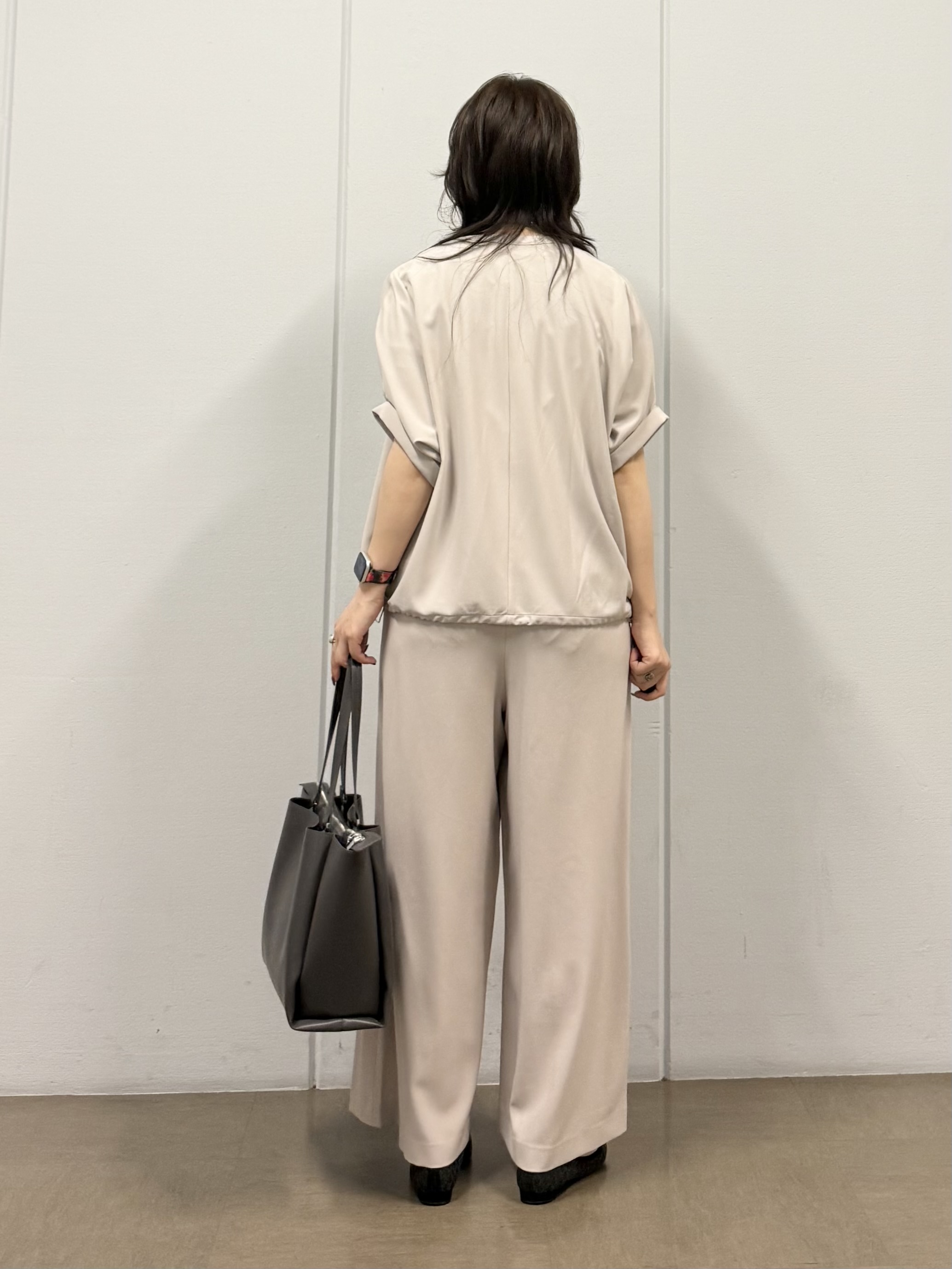mizukiさんの「INDIVI｜【清涼感／UVケア／接触冷感】Vネックストライプブラウス」を使ったコーディネート