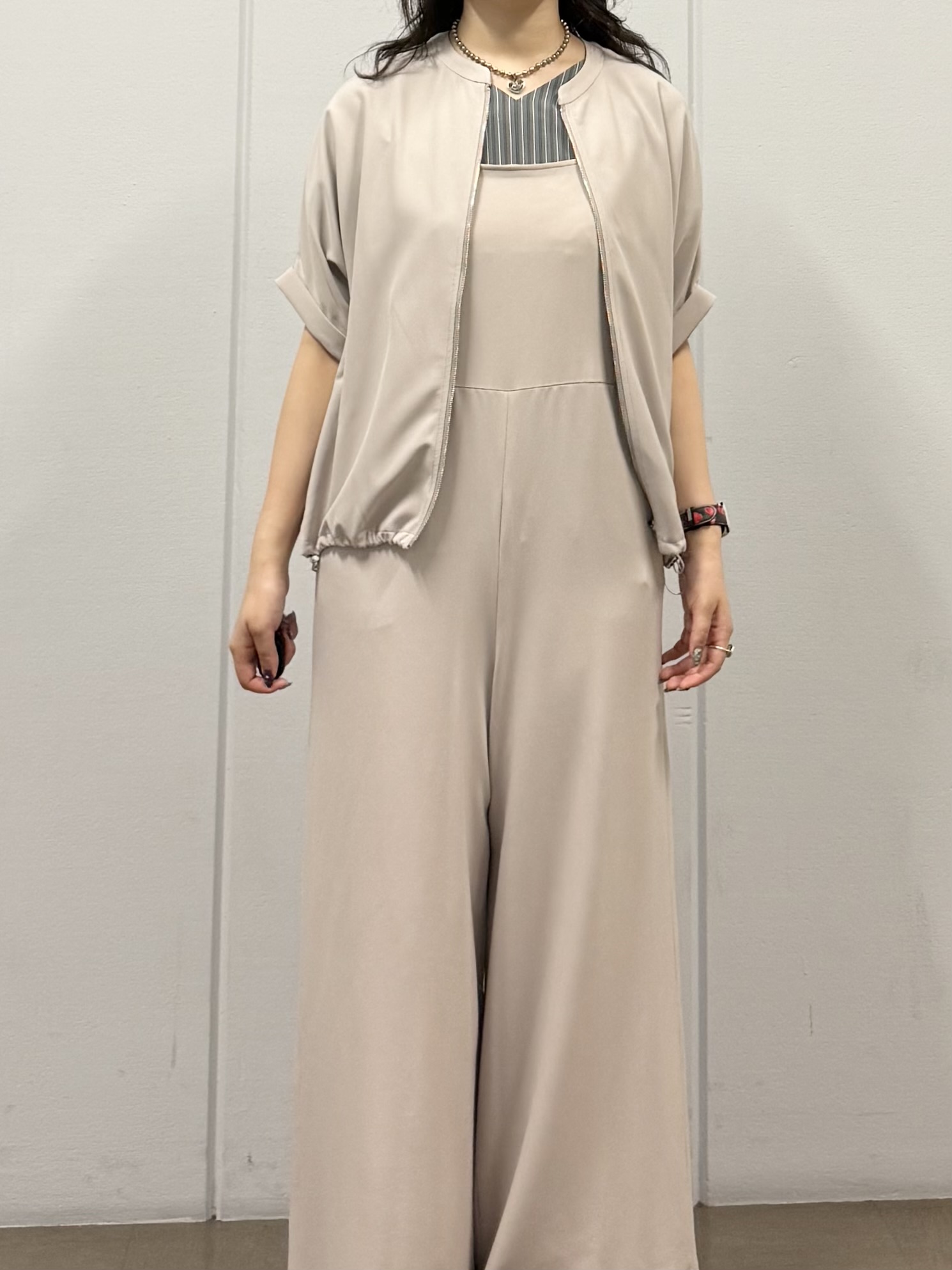 mizukiさんの「INDIVI｜【清涼感／UVケア／接触冷感】Vネックストライプブラウス」を使ったコーディネート
