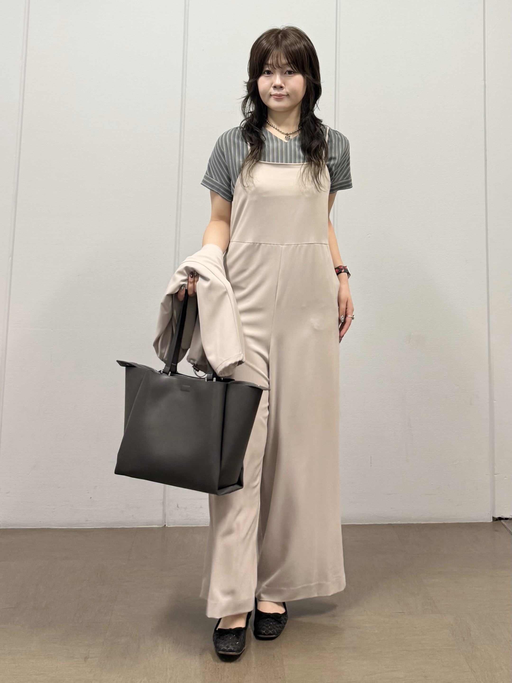 mizukiさんの「INDIVI｜【清涼感／UVケア／接触冷感】Vネックストライプブラウス」を使ったコーディネート