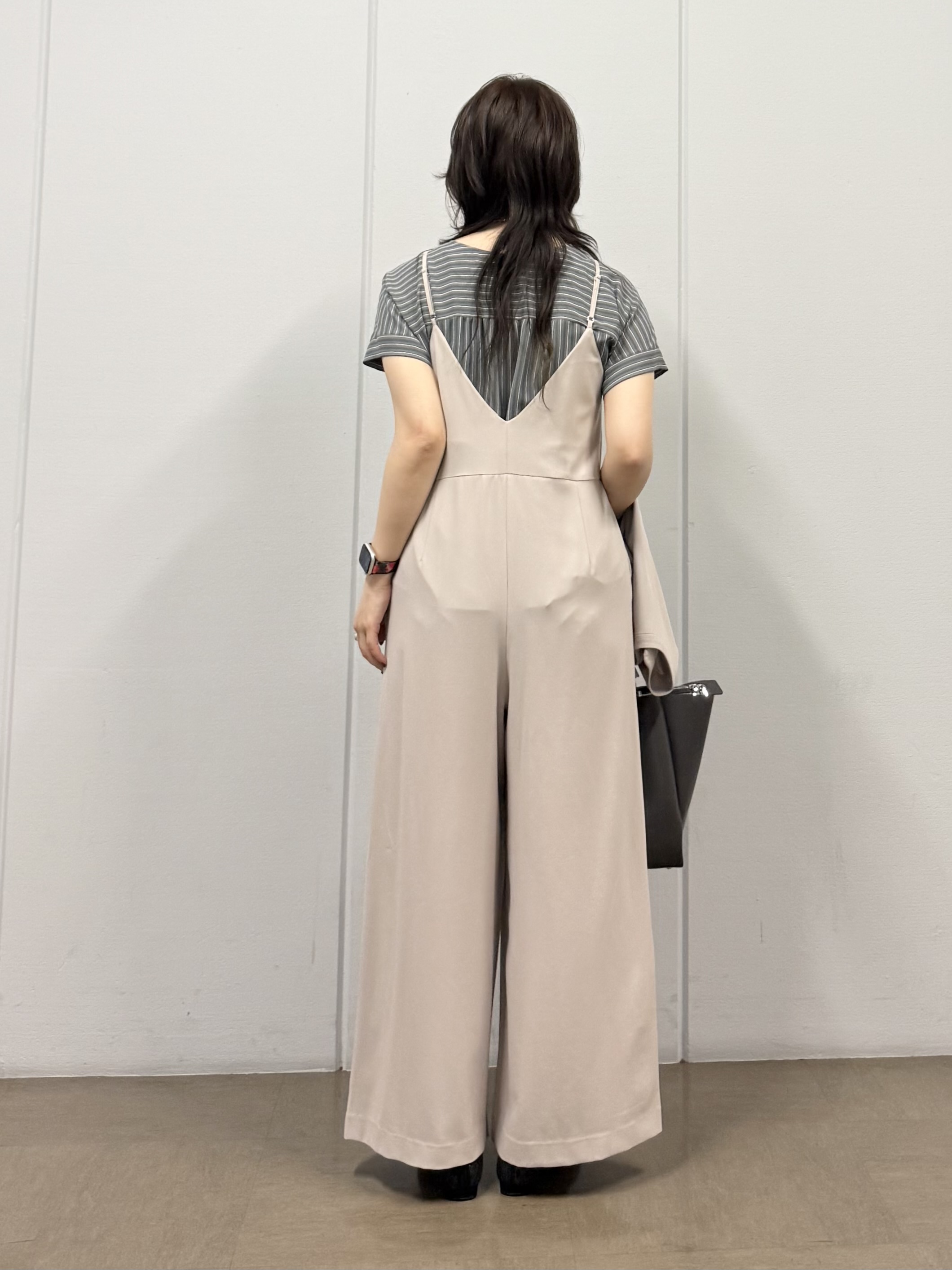mizukiさんの「INDIVI｜【清涼感／UVケア／接触冷感】Vネックストライプブラウス」を使ったコーディネート