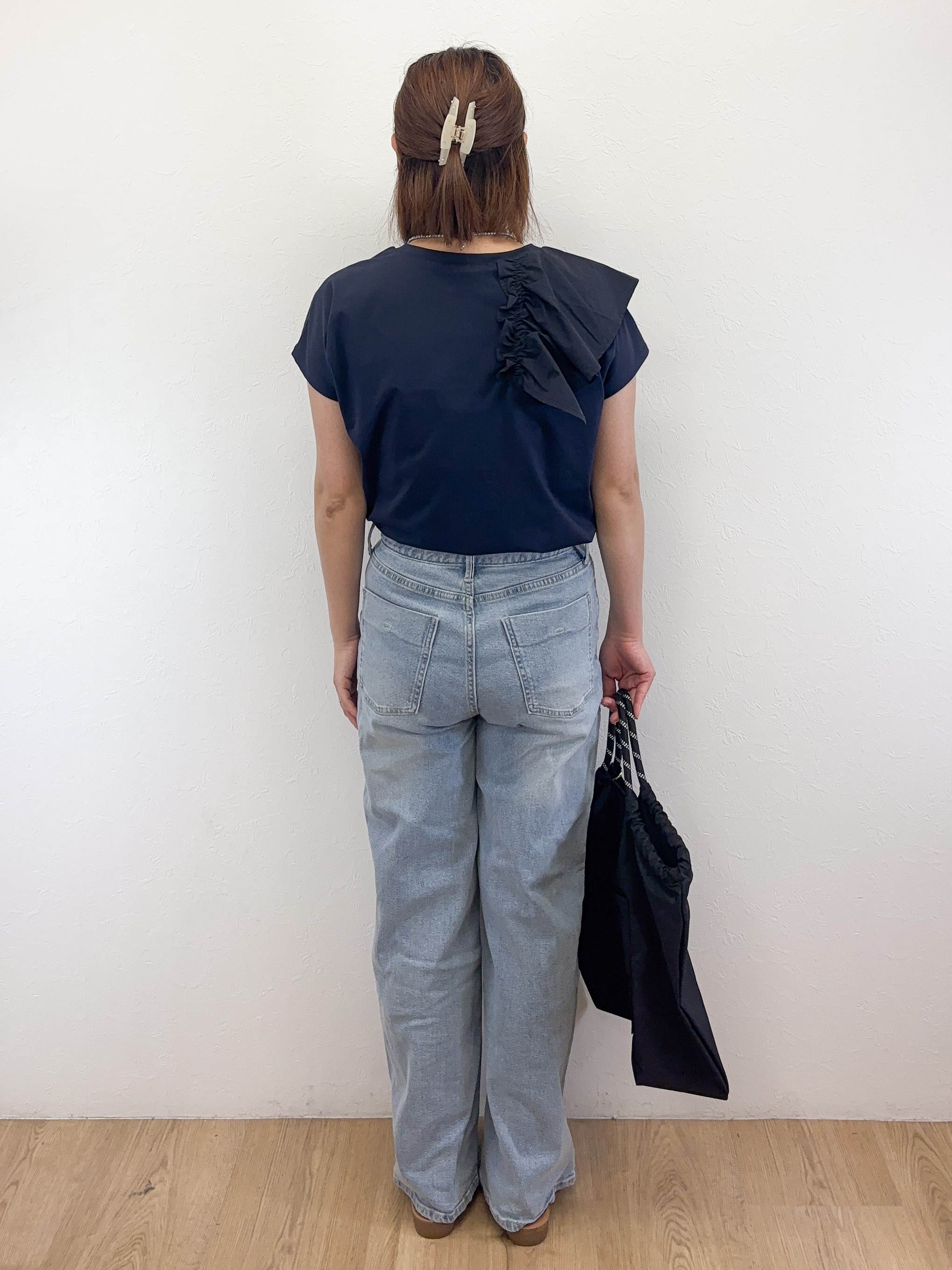 Takeさんの「OPAQUE.CLIP｜【UVケア／接触冷感】アシメフリルドッキングカットソー《洗濯機OK》」を使ったコーディネート