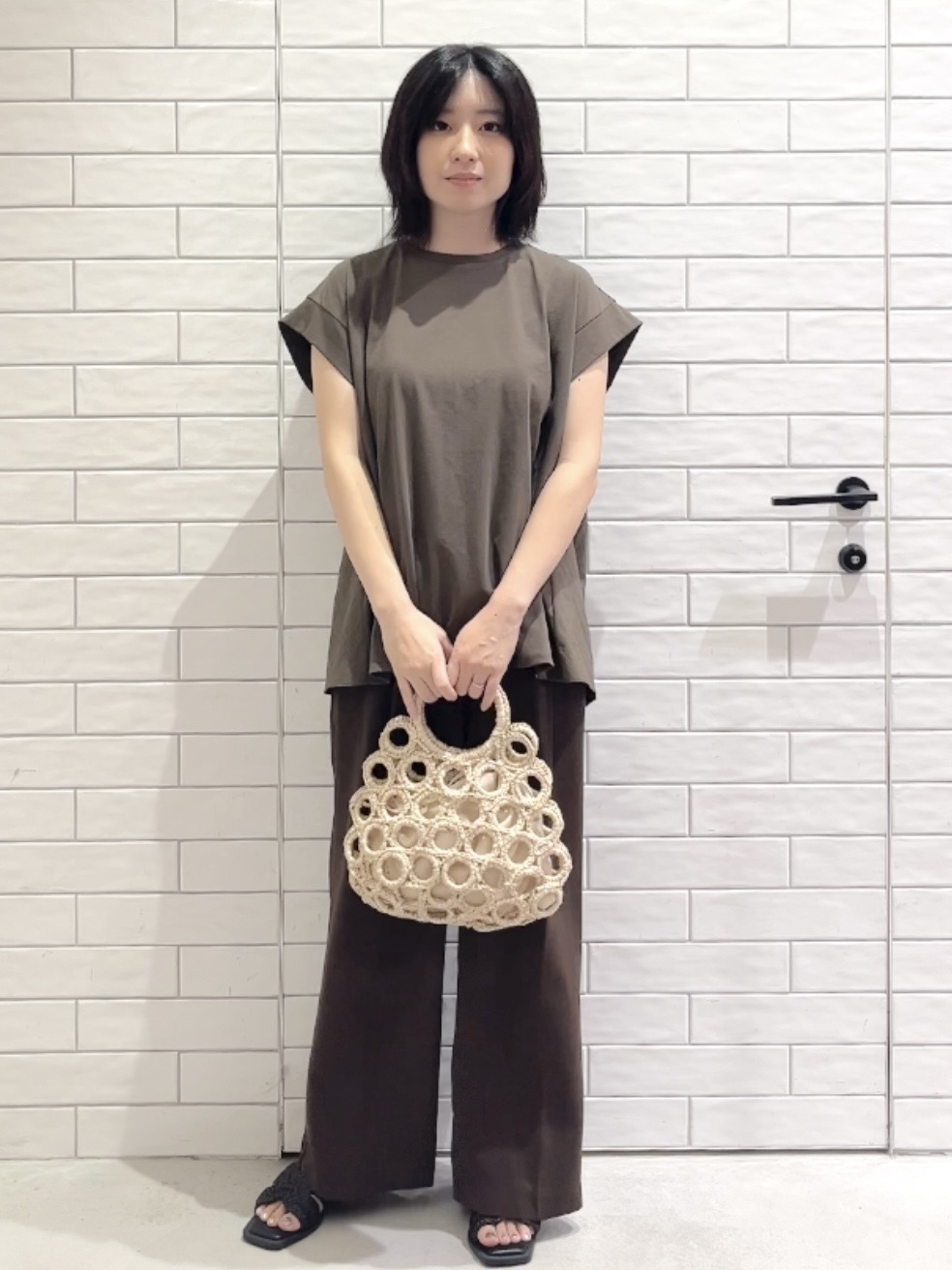 しおりさんの「OPAQUE.CLIP｜【接触冷感】バックフレアドッキングカットソー《洗濯機OK》」を使ったコーディネート