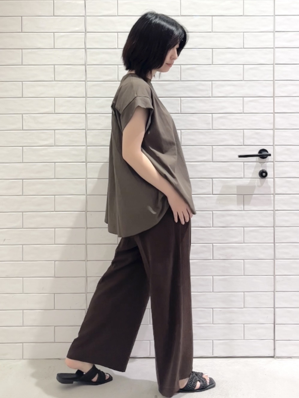 しおりさんの「OPAQUE.CLIP｜【接触冷感】バックフレアドッキングカットソー《洗濯機OK》」を使ったコーディネート