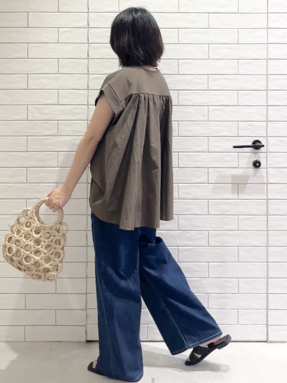 しおりさんの「OPAQUE.CLIP｜【接触冷感】バックフレアドッキングカットソー《洗濯機OK》」を使ったコーディネート