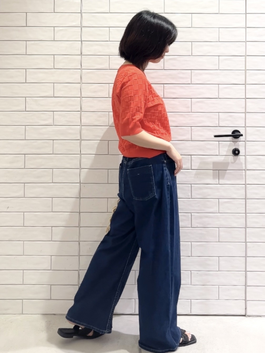 しおりさんの「OPAQUE.CLIP｜柄編みハーフスリーブニット【洗濯機OK／抗ピル】」を使ったコーディネート