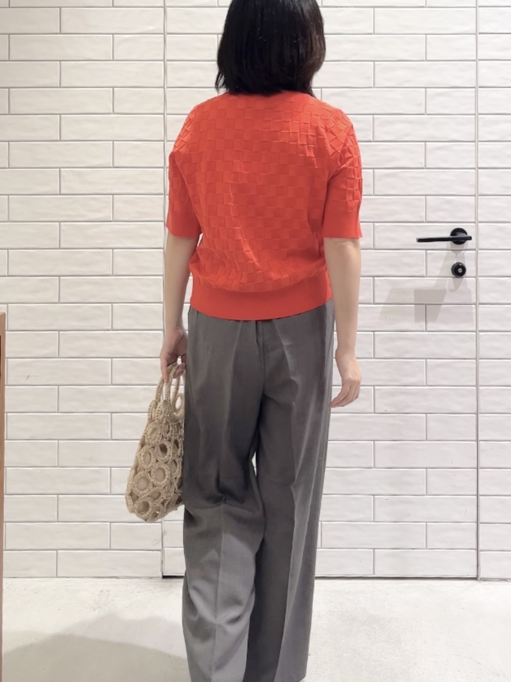 しおりさんの「OPAQUE.CLIP｜柄編みハーフスリーブニット【洗濯機OK／抗ピル】」を使ったコーディネート