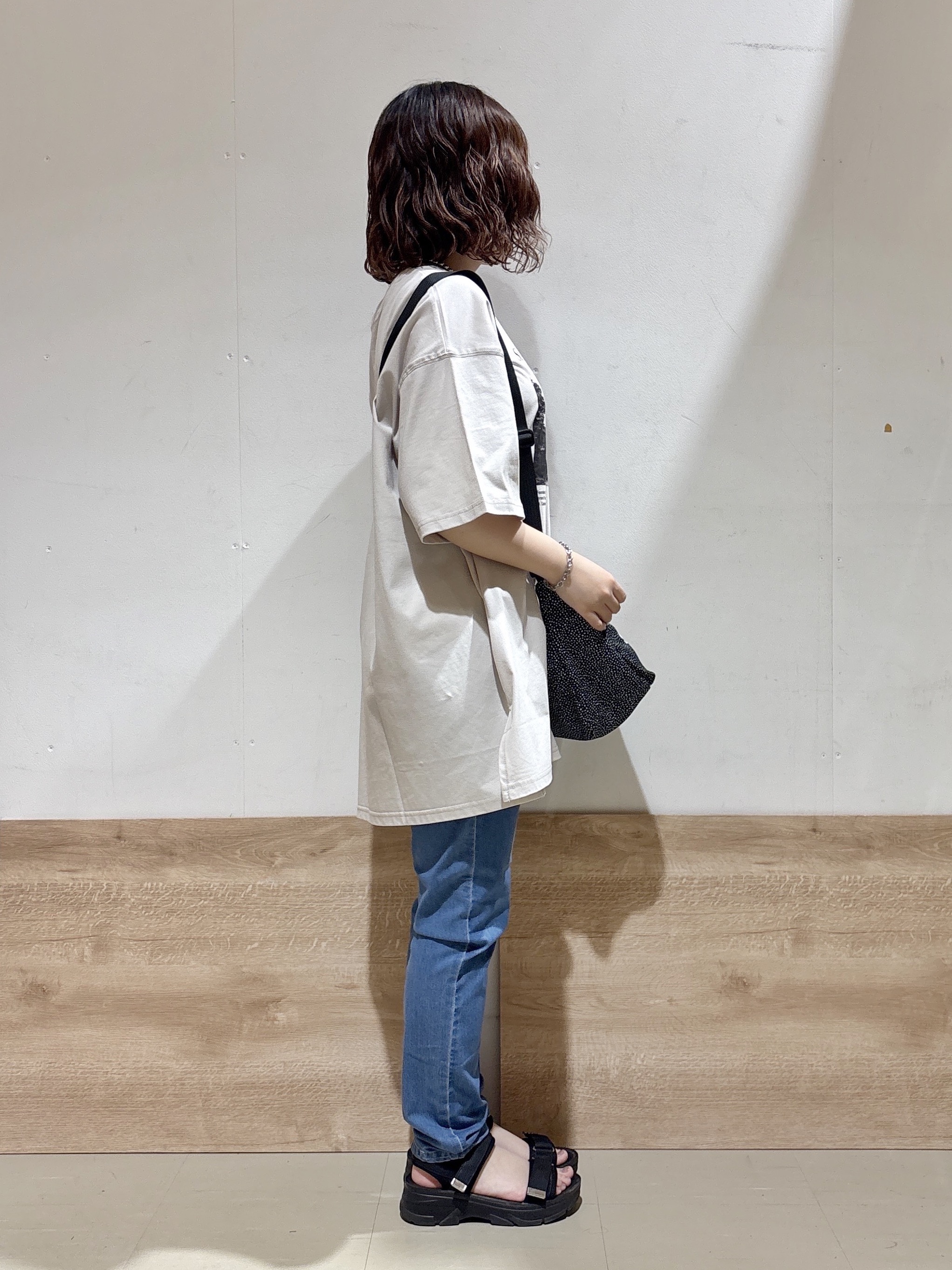 るねさんの「SHOO･LA･RUE｜【ひんやり】ゆるっと体型カバー BIGアソートTシャツ」を使ったコーディネート
