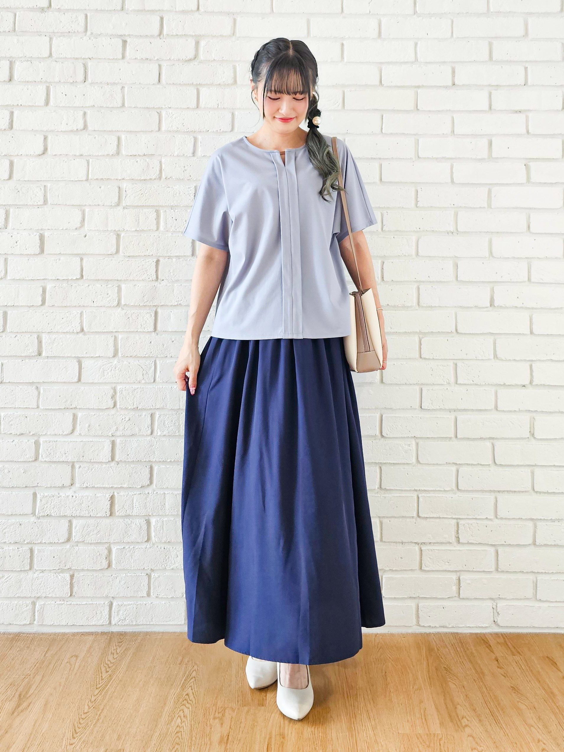 ゆゆさんの「SHOO･LA･RUE｜【ひんやり／UV／通勤】洗濯後しわになりにくい メタルポイントスキッパートップス」を使ったコーディネート