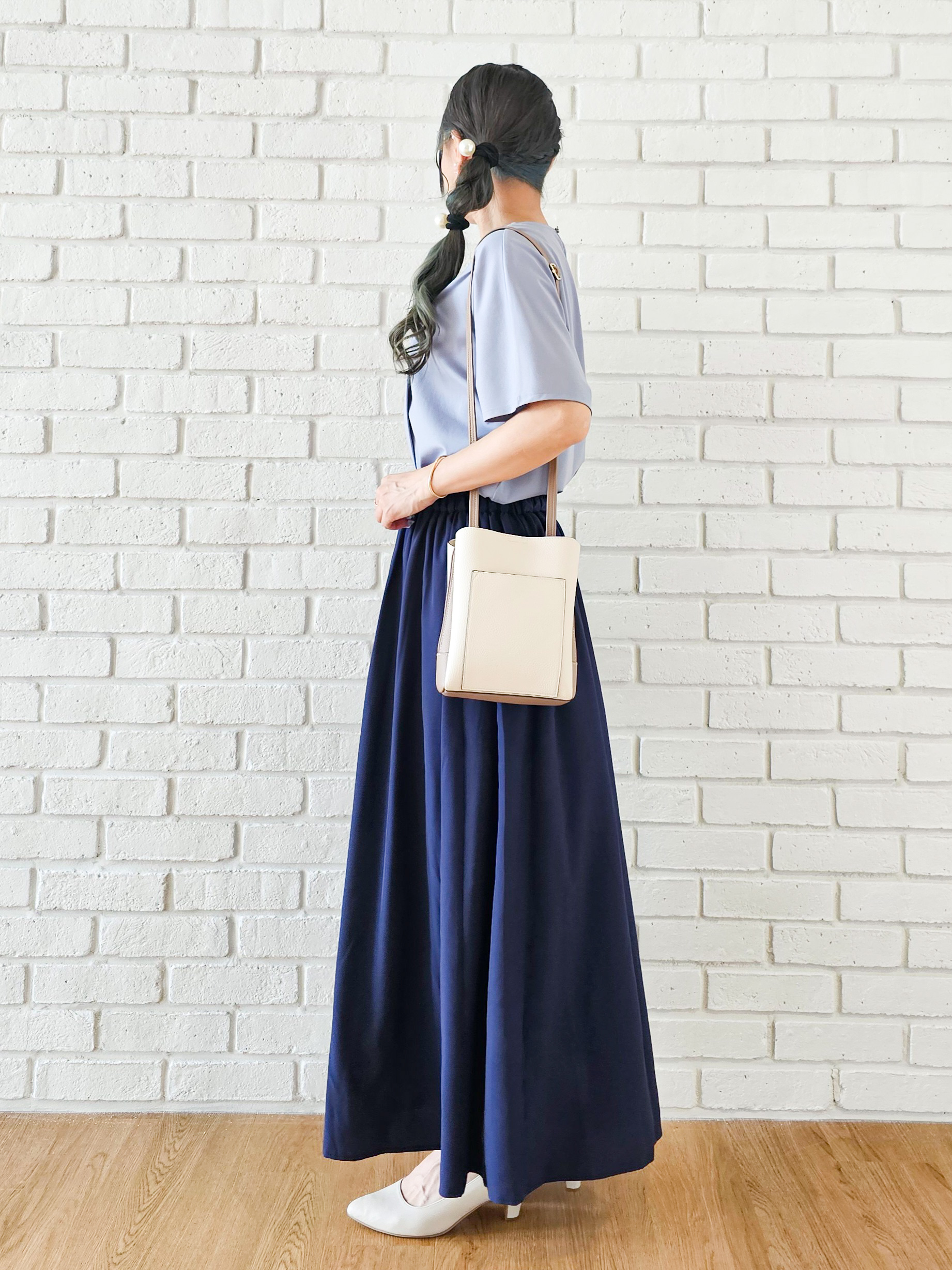 ゆゆさんの「SHOO･LA･RUE｜【ひんやり／UV／通勤】洗濯後しわになりにくい メタルポイントスキッパートップス」を使ったコーディネート