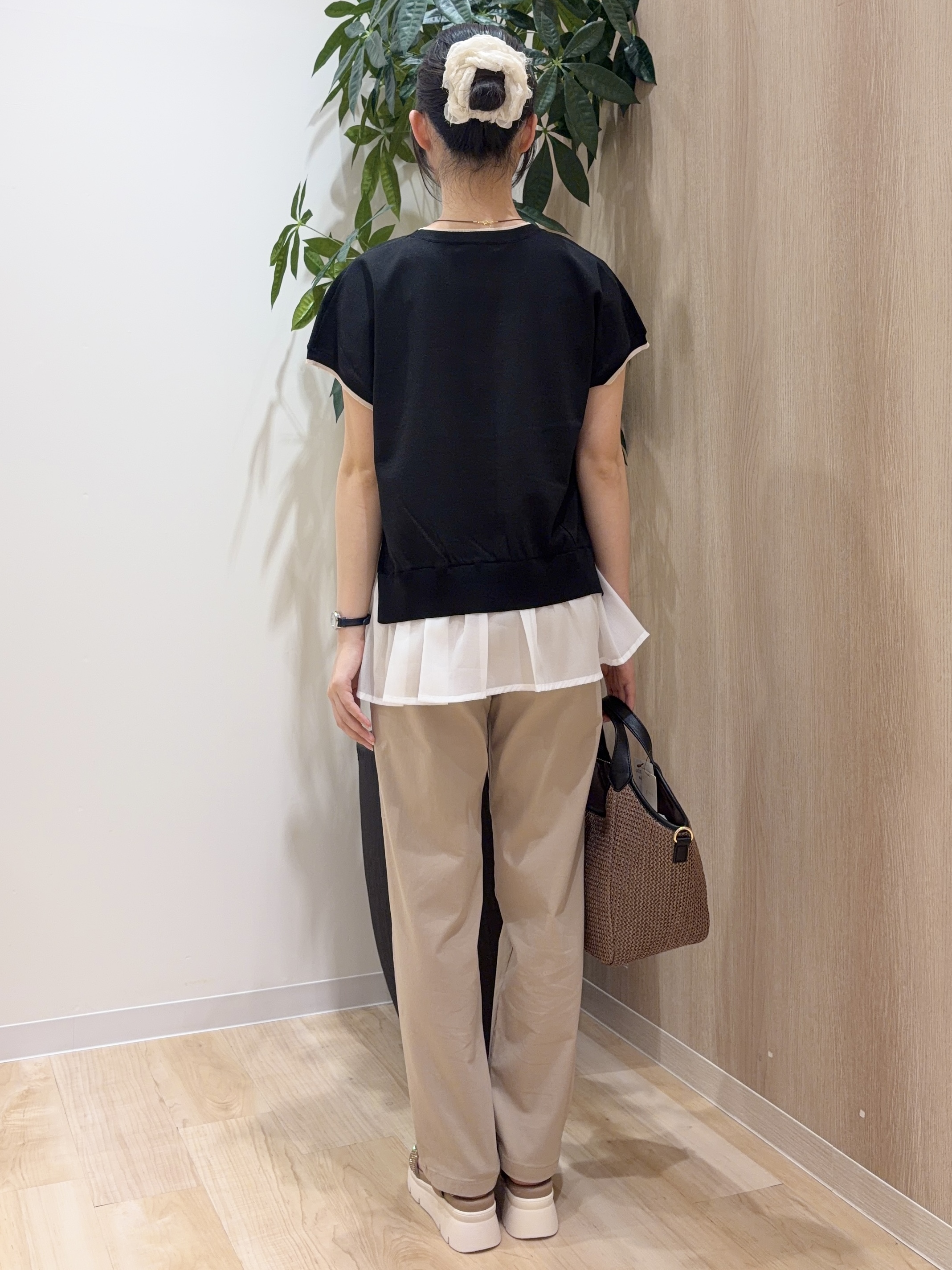 ayaneさんの「grove｜人気デザインが夏verで登場！【体型カバー】裾レイヤードニット」を使ったコーディネート