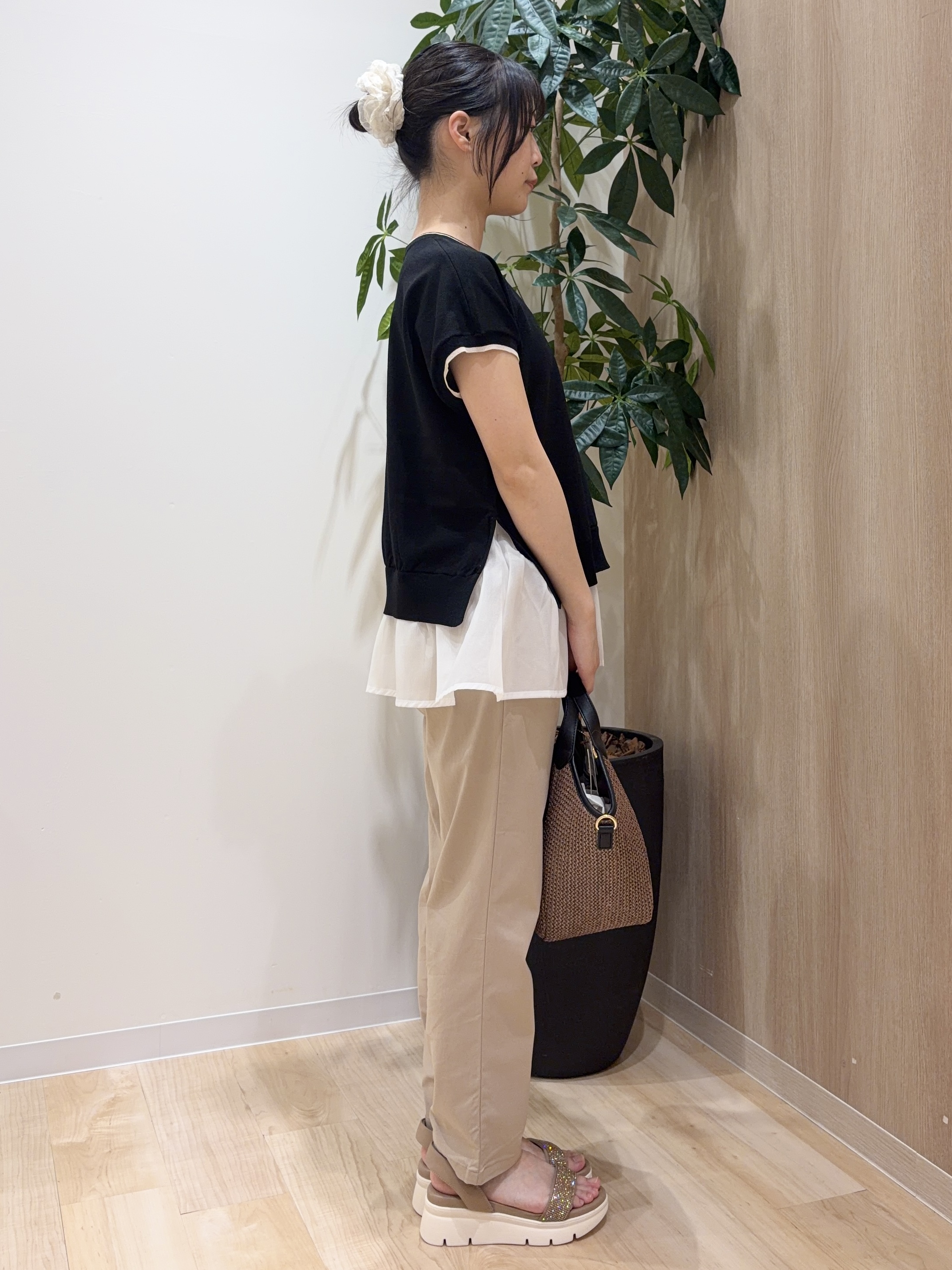 ayaneさんの「grove｜人気デザインが夏verで登場！【体型カバー】裾レイヤードニット」を使ったコーディネート