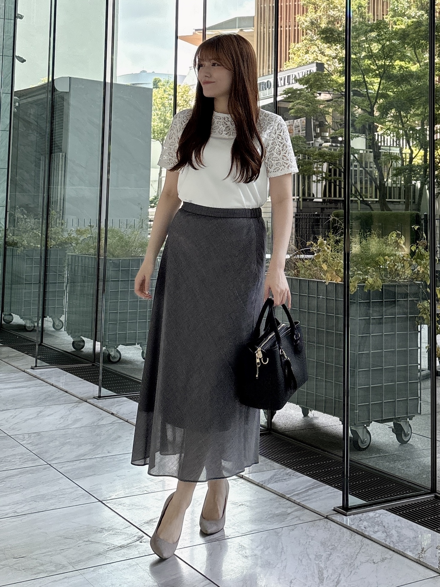 sayaさんの「COUP DE CHANCE｜【手洗い可／日本製】ラッセルレースプルオーバー」を使ったコーディネート