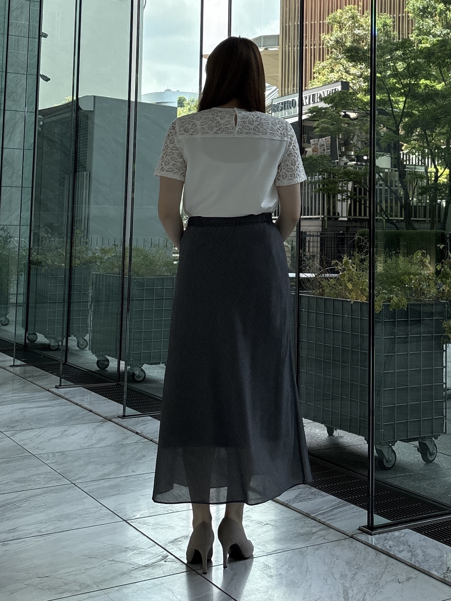 sayaさんの「COUP DE CHANCE｜【手洗い可／日本製】ラッセルレースプルオーバー」を使ったコーディネート