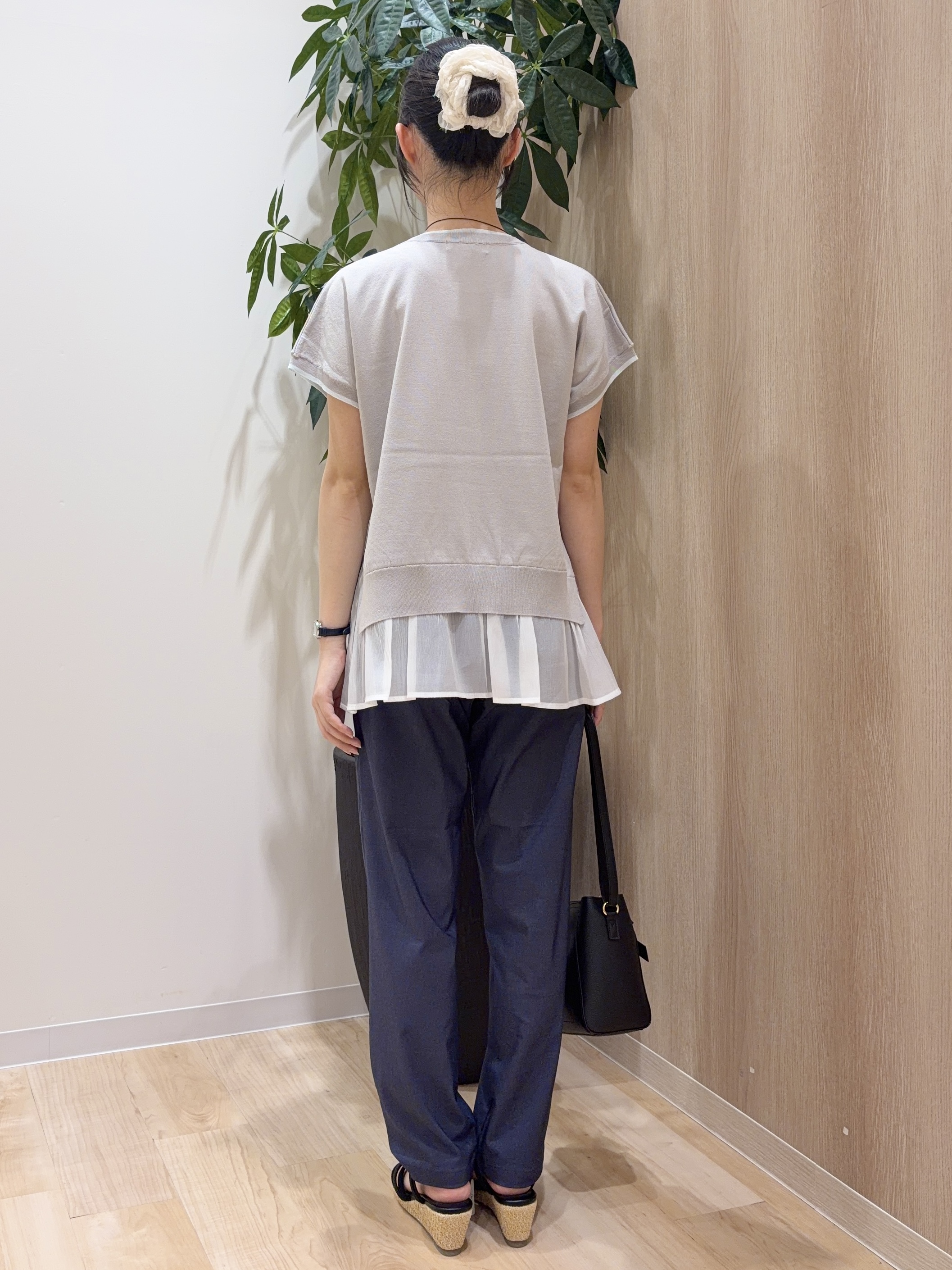 ayaneさんの「grove｜人気デザインが夏verで登場！【体型カバー】裾レイヤードニット」を使ったコーディネート