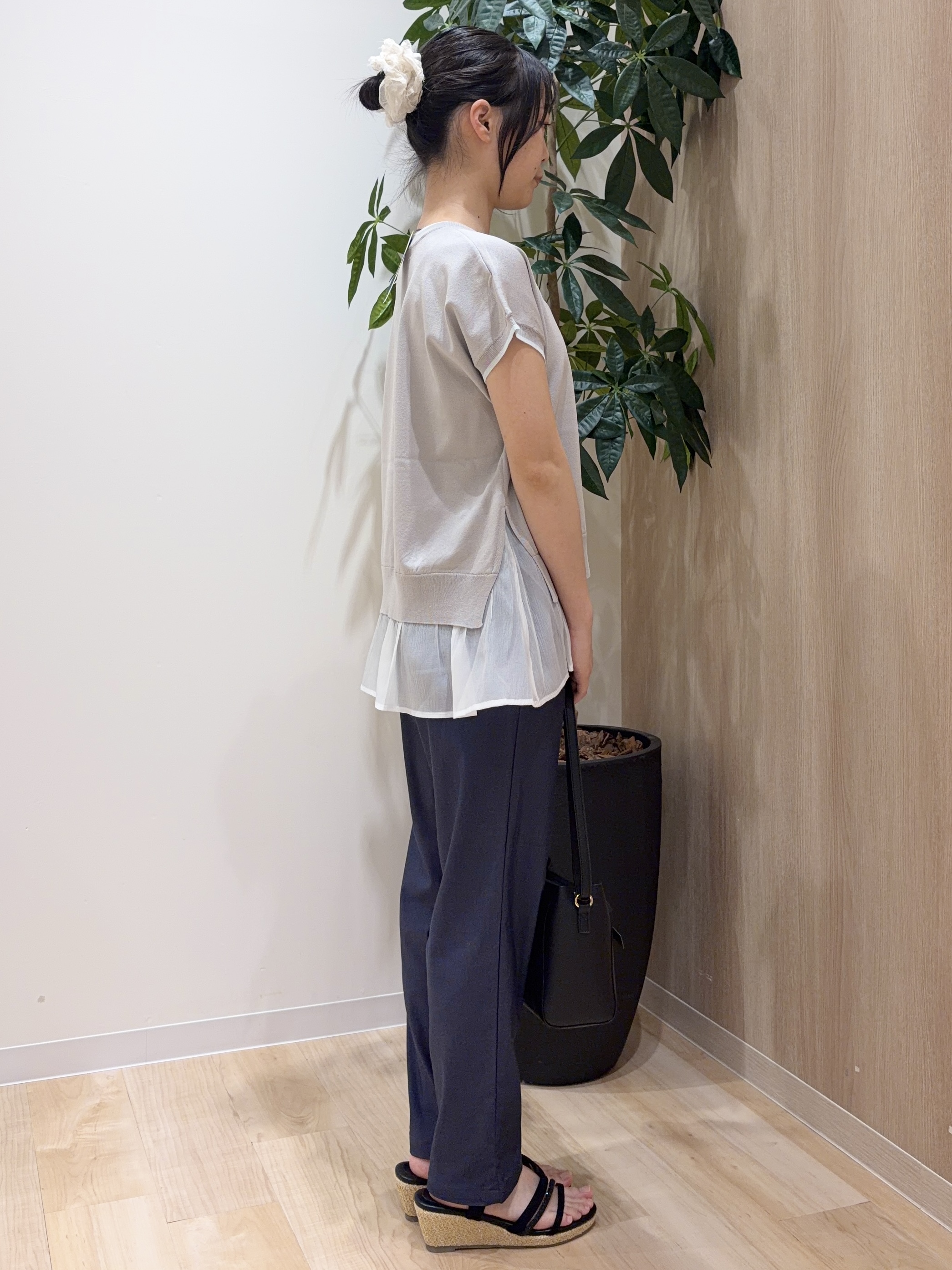 ayaneさんの「grove｜人気デザインが夏verで登場！【体型カバー】裾レイヤードニット」を使ったコーディネート