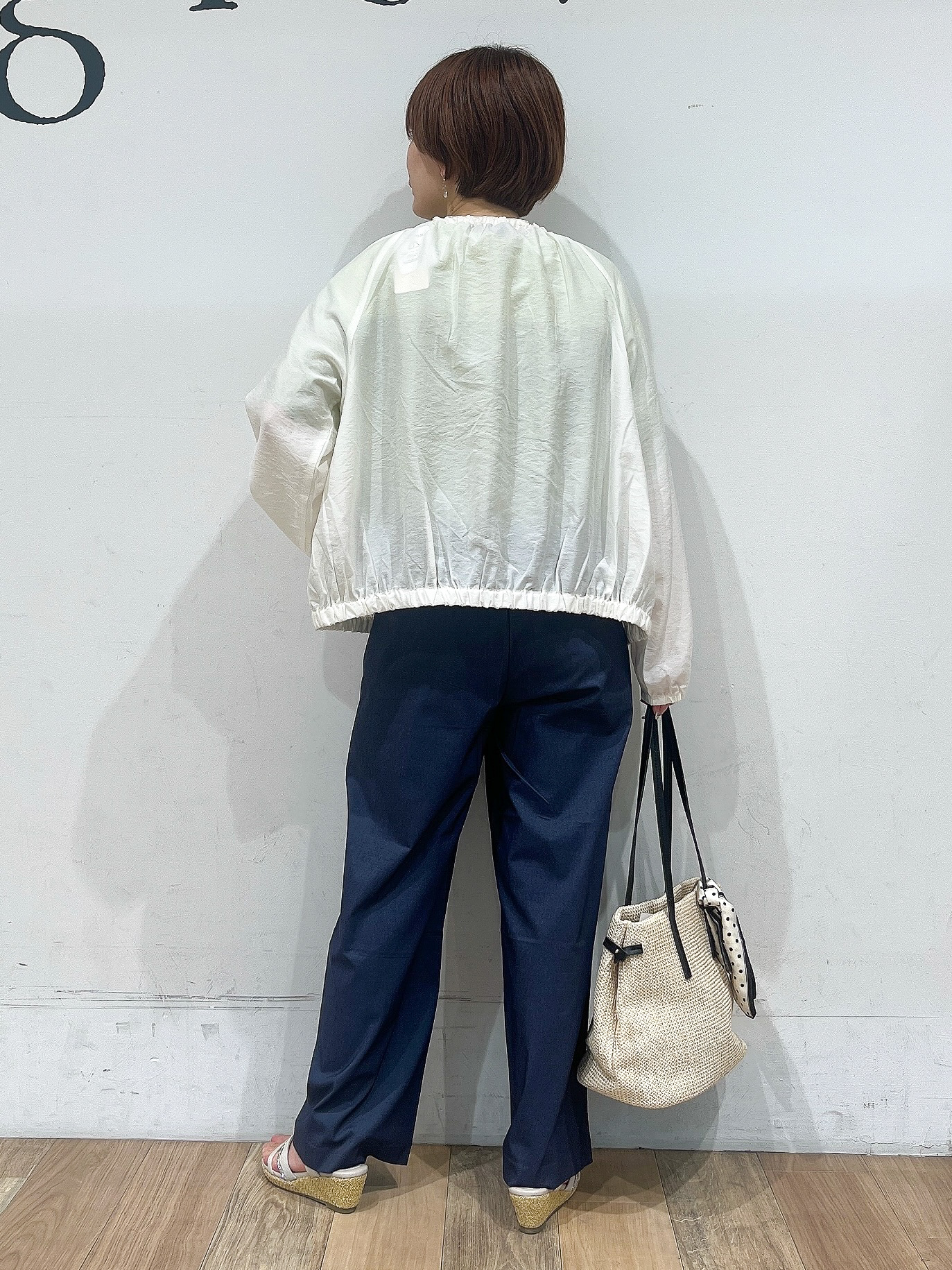 山さんさんの「grove｜【貴島明日香さん着用/UVカット】体型カバー叶う、バックプリーツTシャツ」を使ったコーディネート