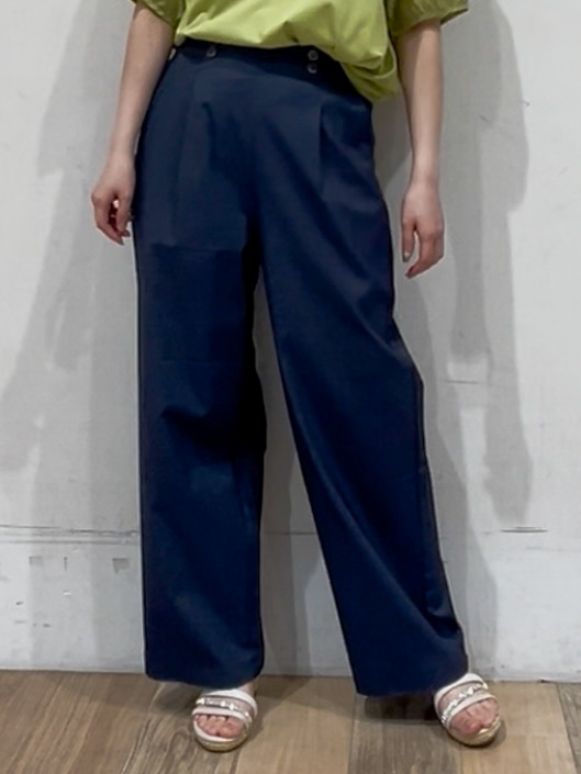 山さんさんの「grove｜【貴島明日香さん着用/UVカット】体型カバー叶う、バックプリーツTシャツ」を使ったコーディネート