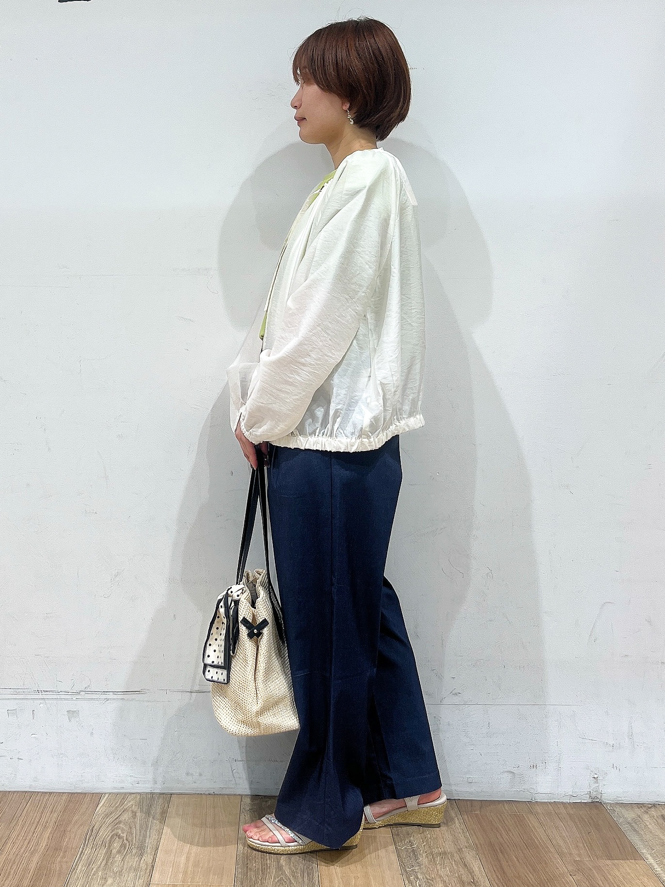 山さんさんの「grove｜【貴島明日香さん着用/UVカット】体型カバー叶う、バックプリーツTシャツ」を使ったコーディネート