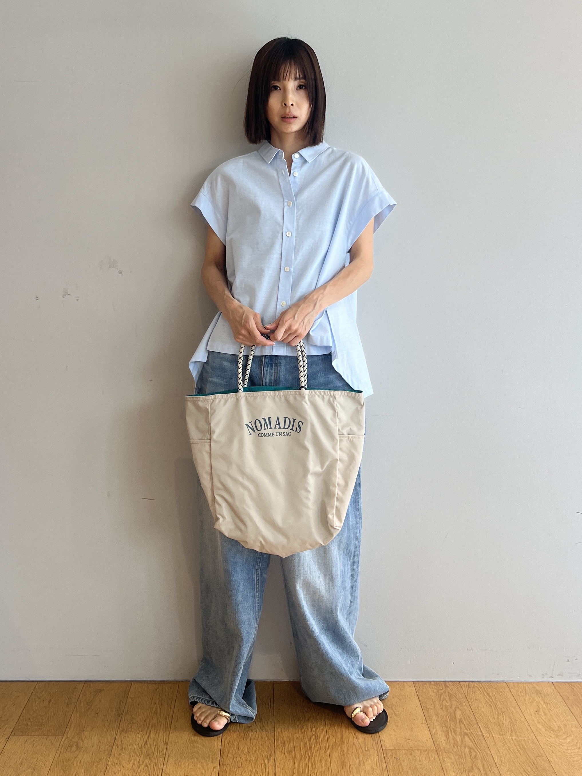 misaさんの「DRESSTERIOR｜【毎年人気/ウォッシャブル】バックフレアオックスシャツ」を使ったコーディネート