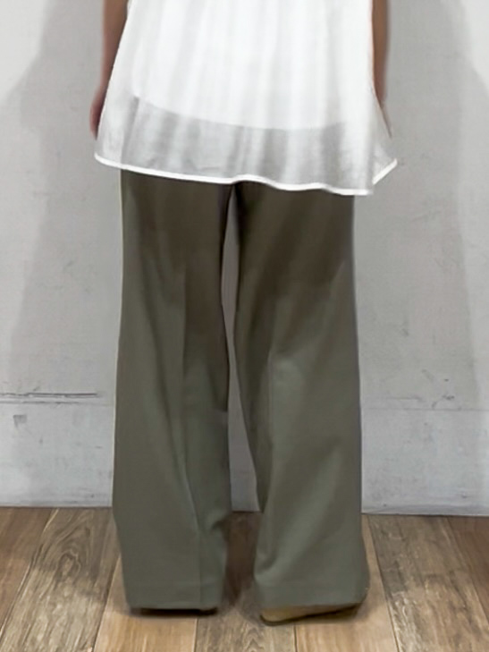 山さんさんの「grove｜【貴島明日香さん着用/UVカット】体型カバー叶う、バックプリーツTシャツ」を使ったコーディネート