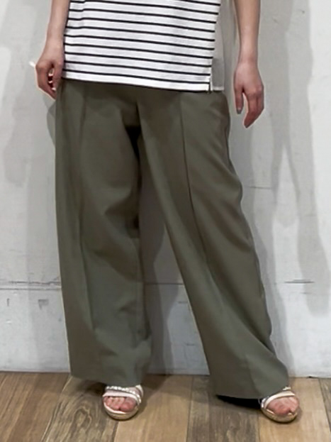 山さんさんの「grove｜【貴島明日香さん着用/UVカット】体型カバー叶う、バックプリーツTシャツ」を使ったコーディネート