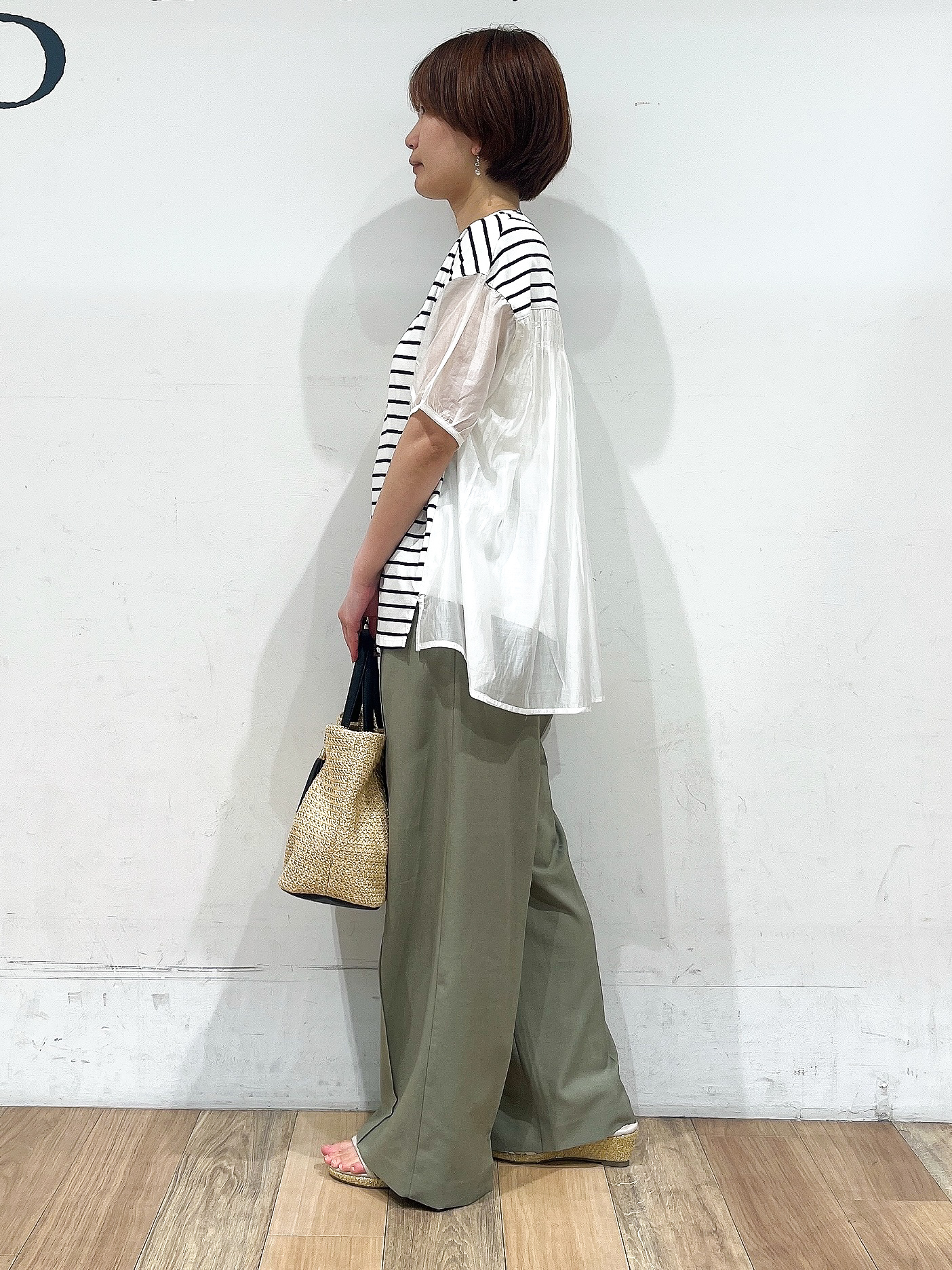 山さんさんの「grove｜【貴島明日香さん着用/UVカット】体型カバー叶う、バックプリーツTシャツ」を使ったコーディネート